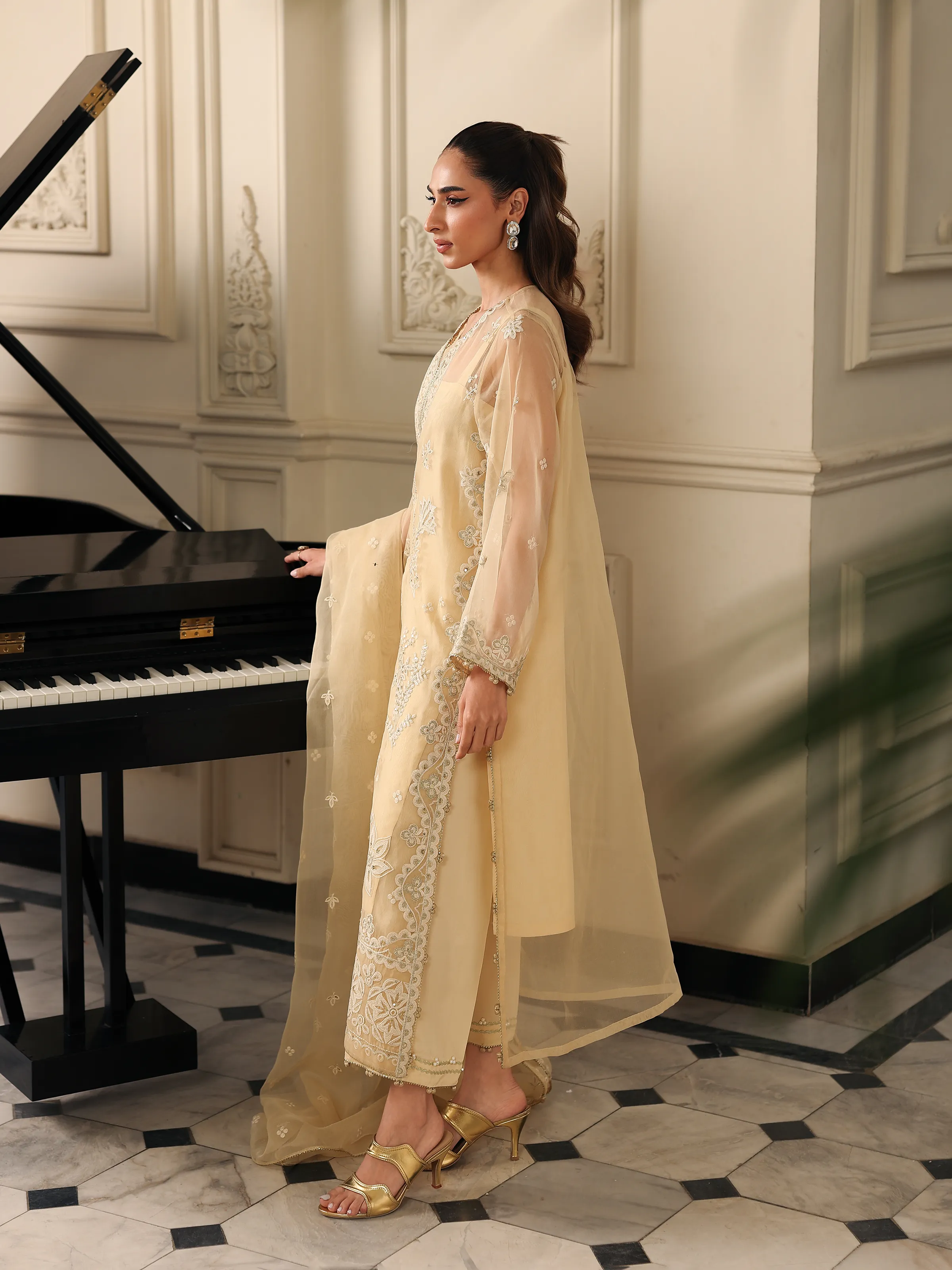 Unstitched Embroidered Organza Suit - EWU5V4-31261-3P - Image 5