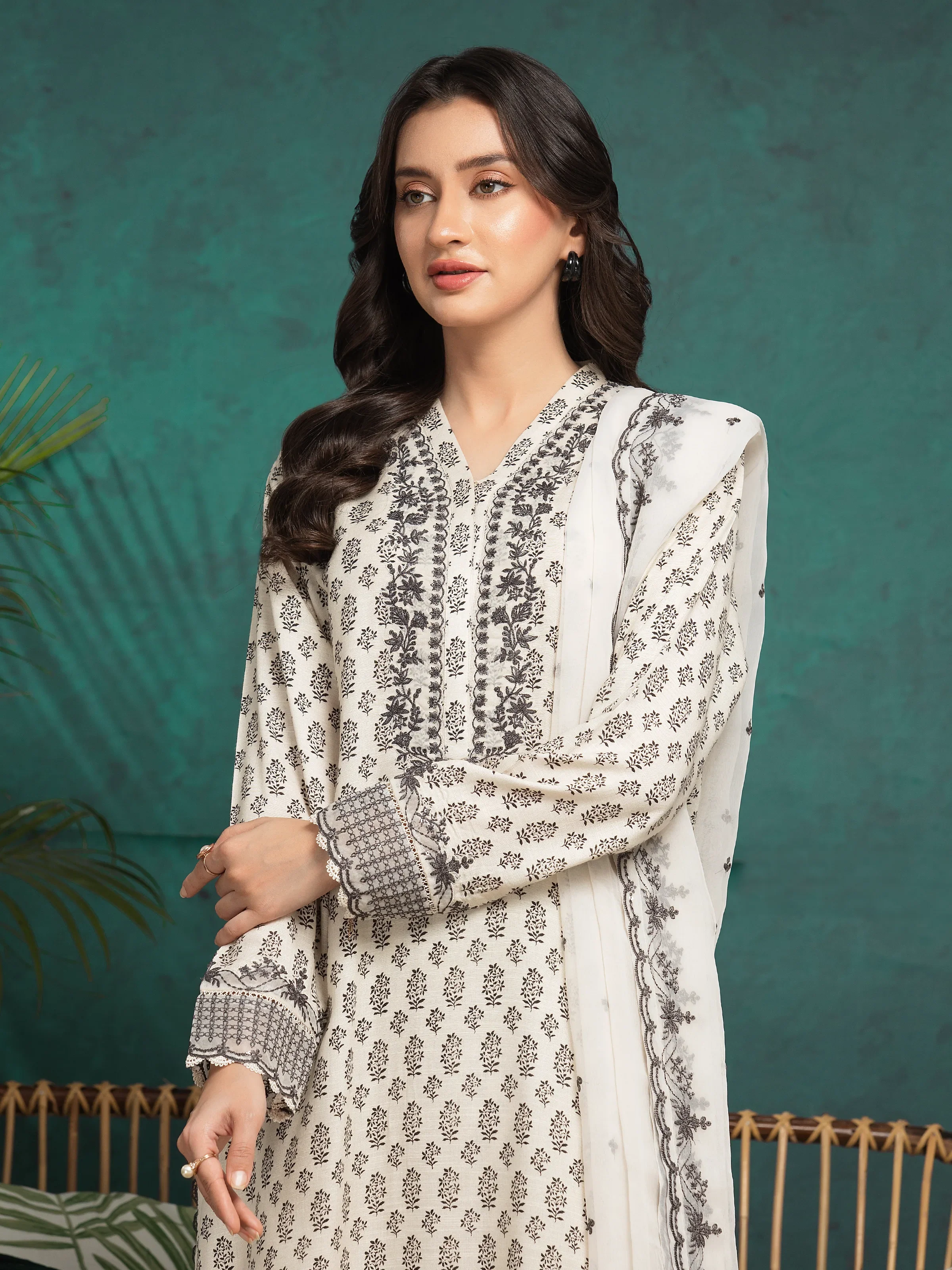Unstitched Embroidered Raw Silk Suit - EWU5V16-30220-3P - Image 2