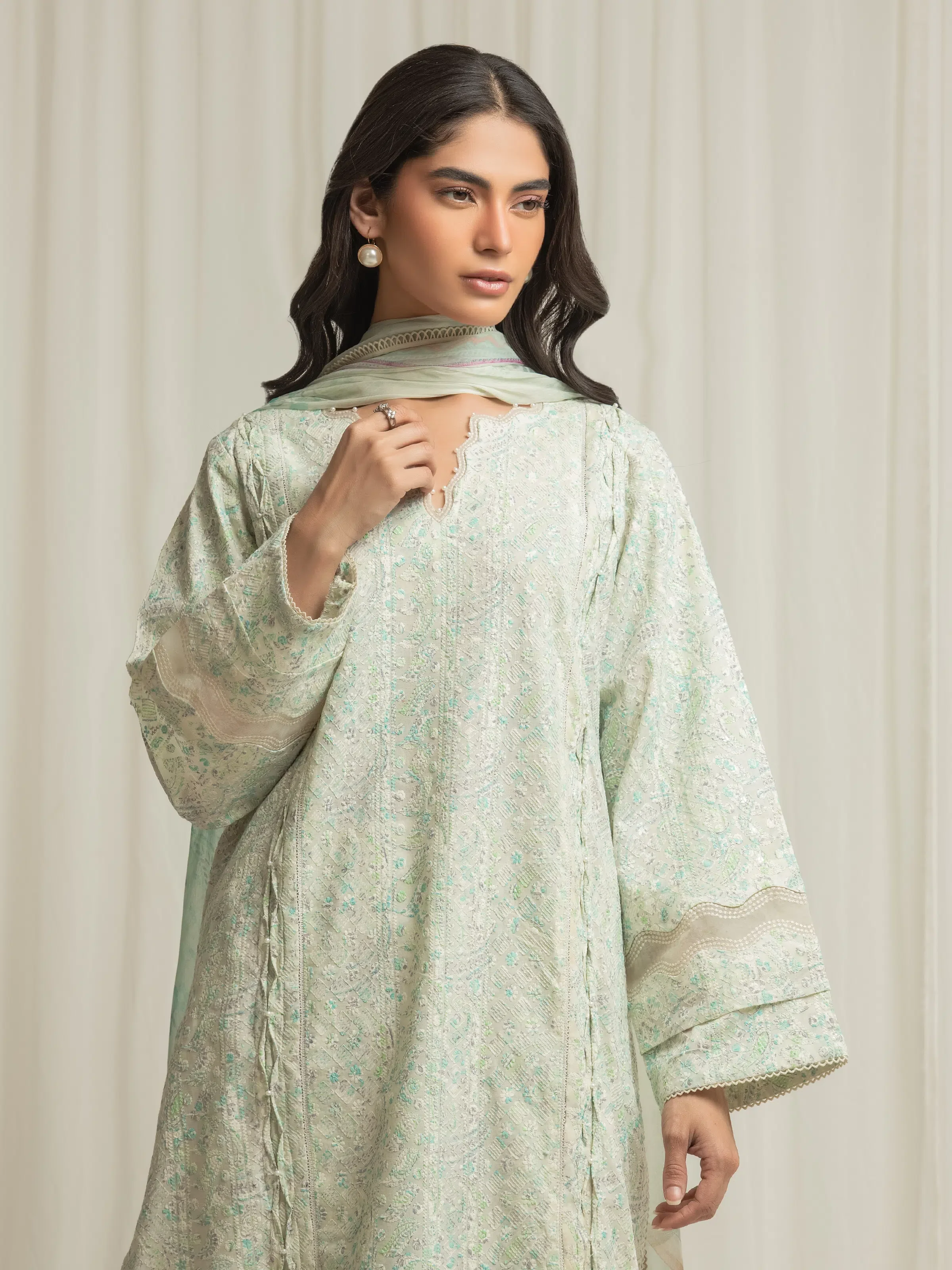 Unstitched Embroidered Cambric Suit - EWU6V2-33506-3P - Image 2