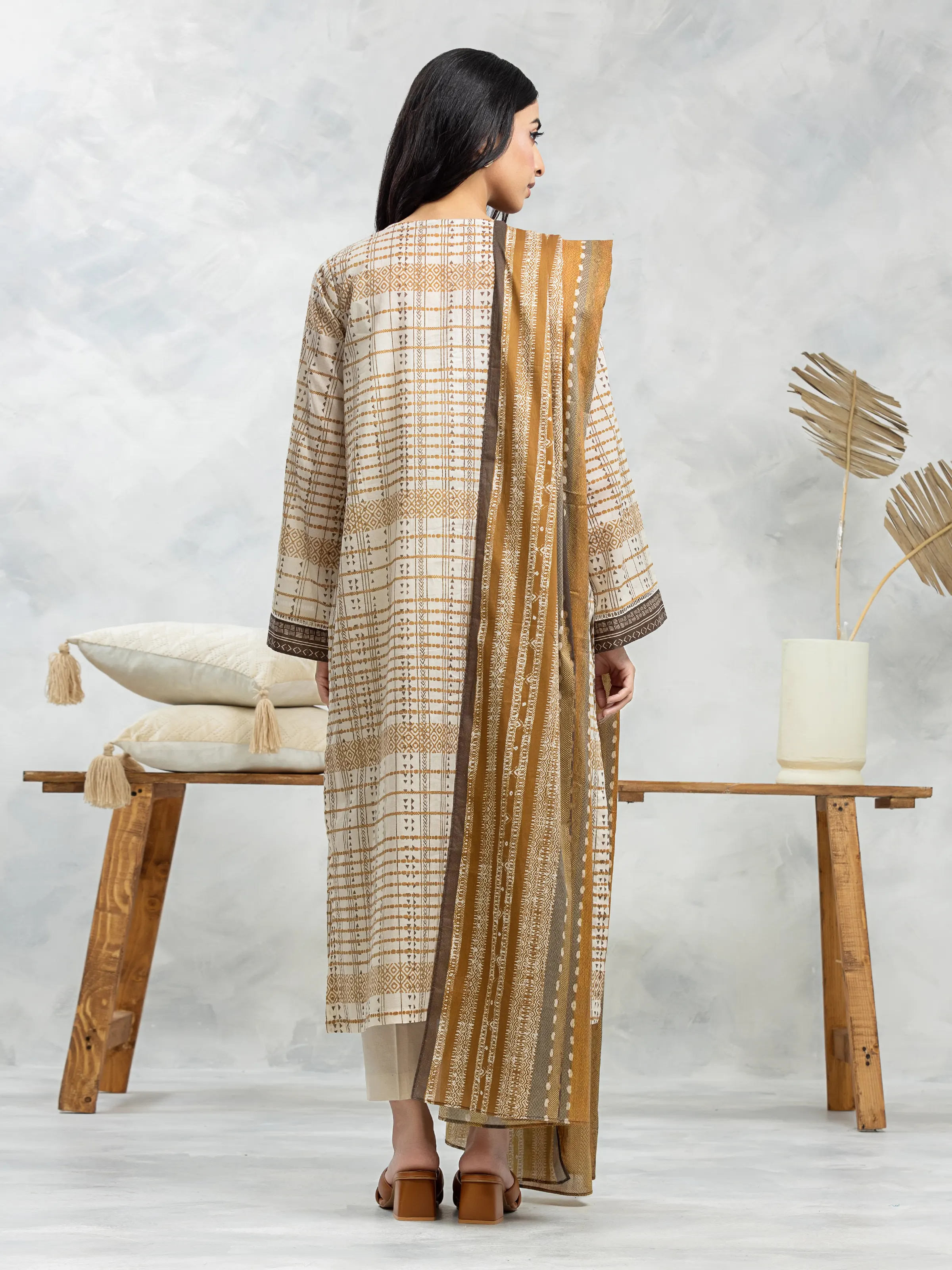 Unstitched Printed Khaddar Suit - EWU24A3-28465-3P - Image 2