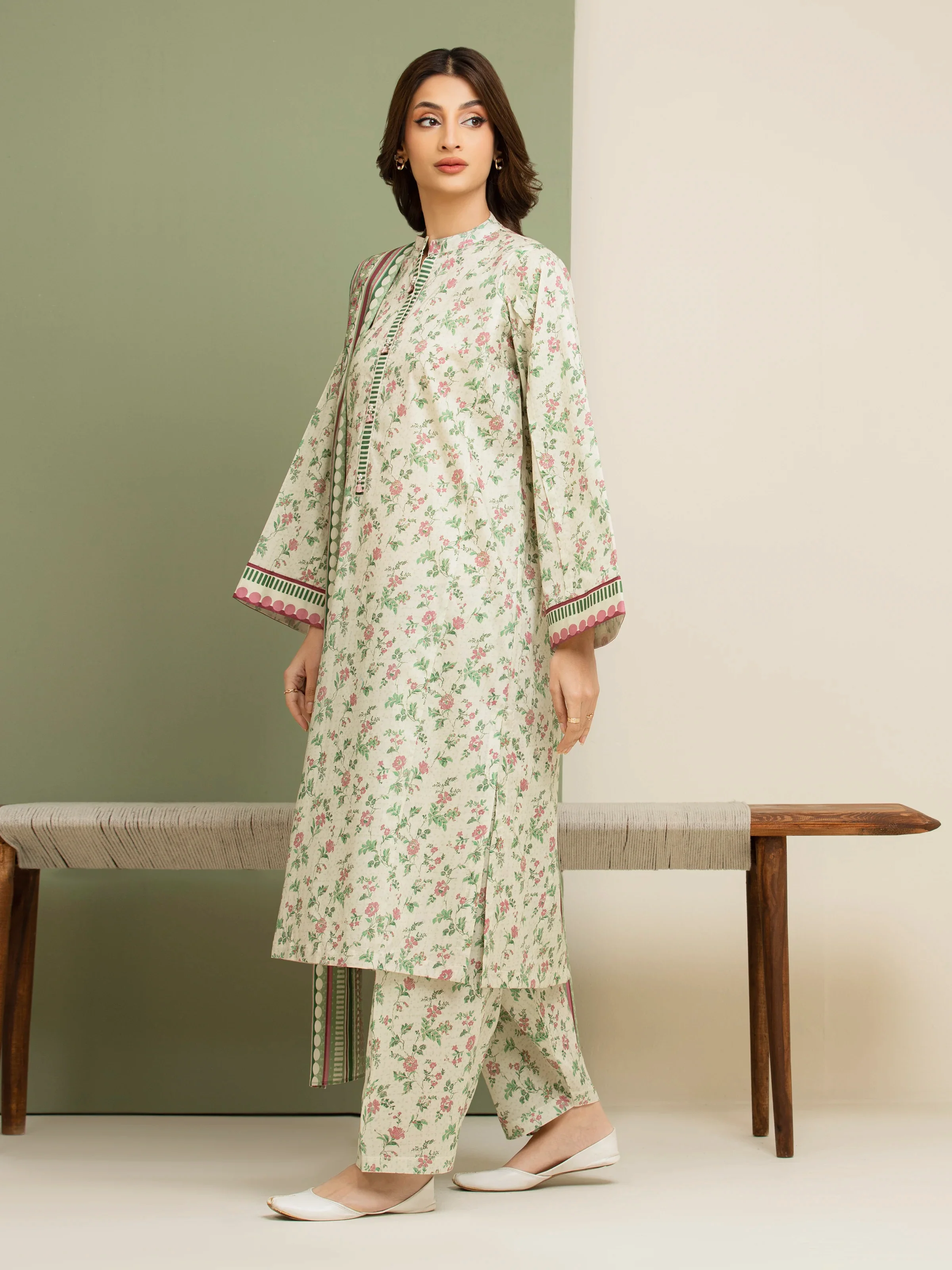 Unstitched Printed Lawn Shirt Dupatta - EWU5A1-35152SD - Image 4