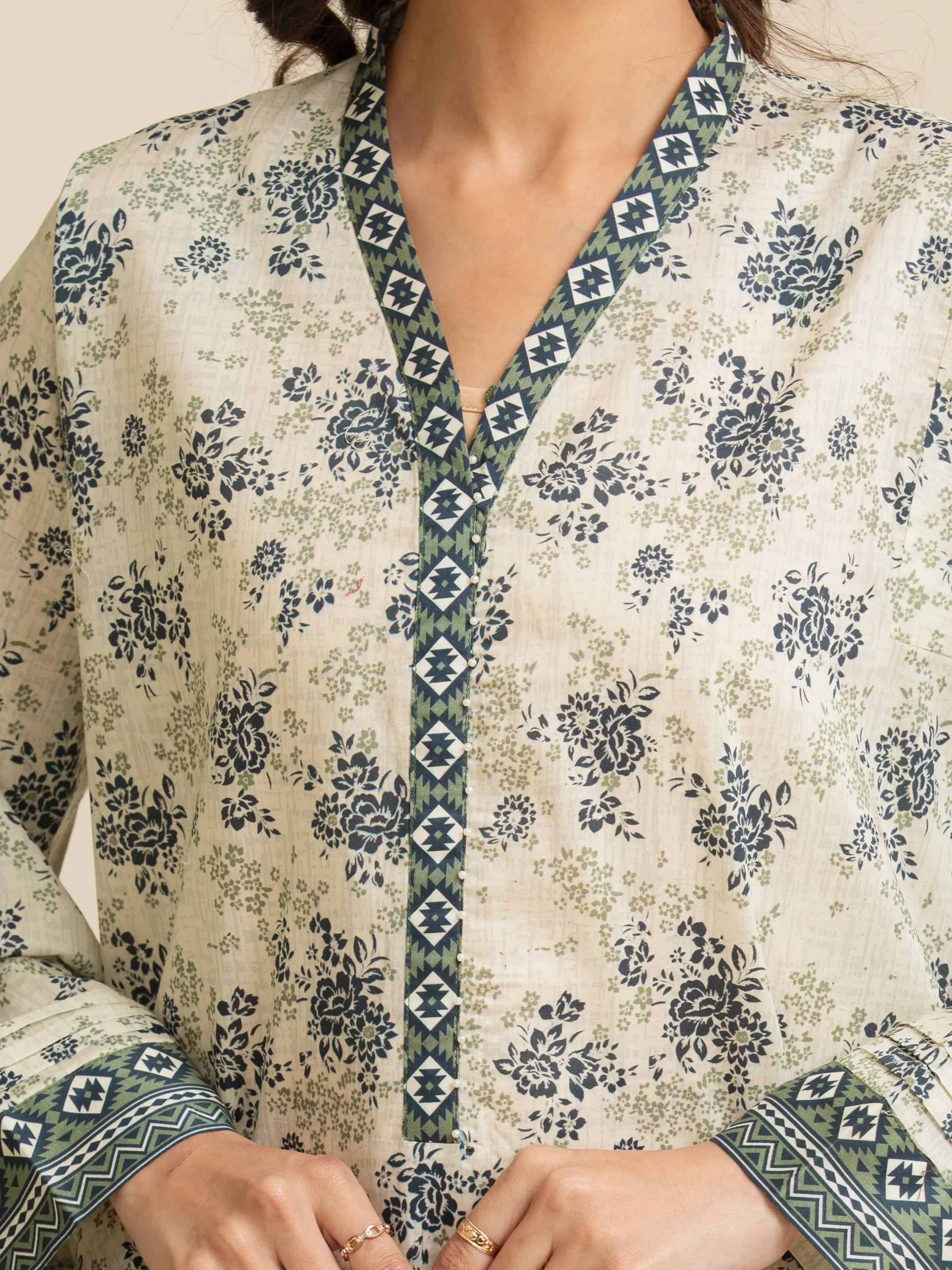 Unstitched Printed Lawn Suit - EWU5A1-35140-3P - Image 5