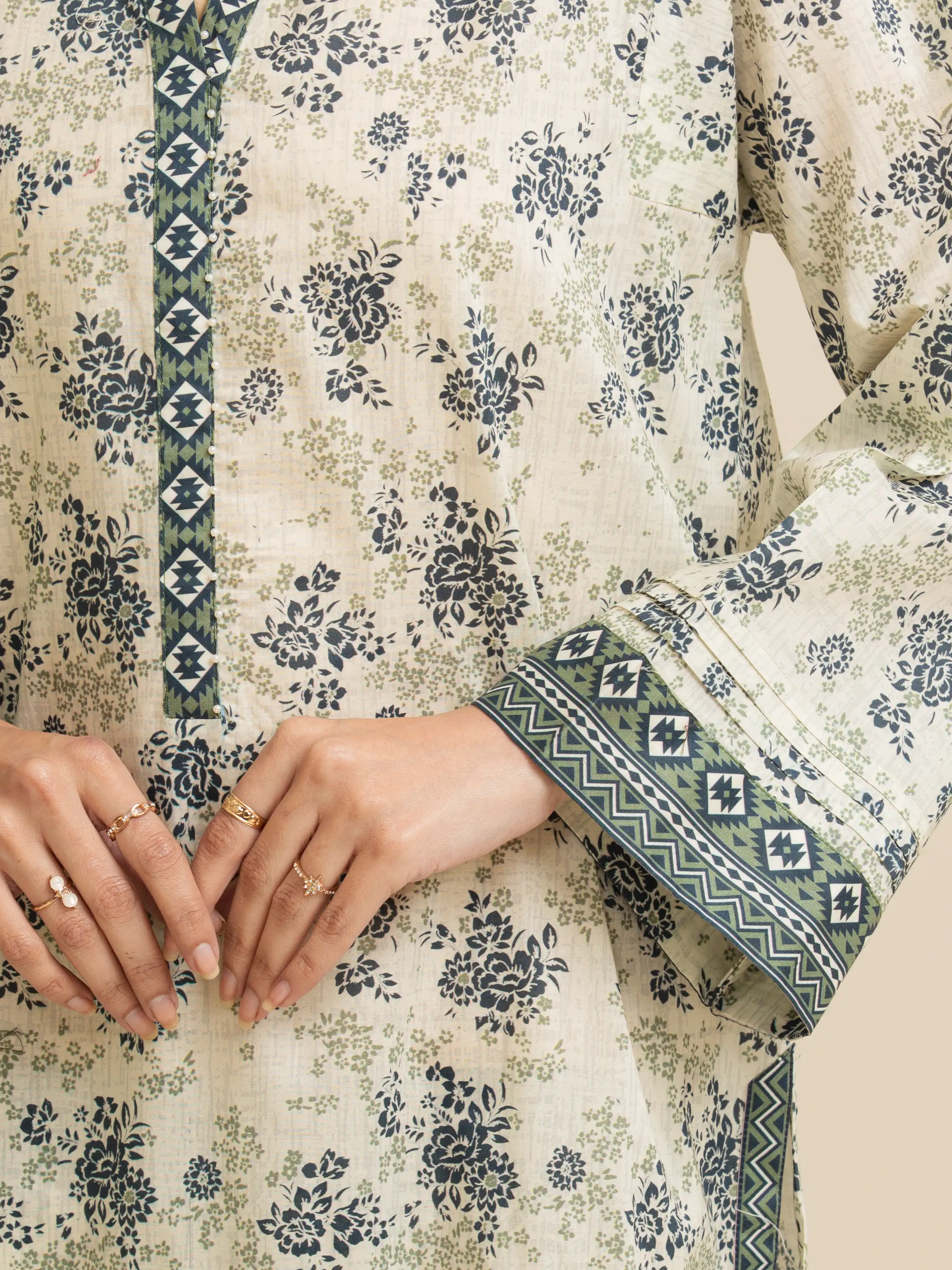 Unstitched Printed Lawn Suit - EWU5A1-35140-3P - Image 6