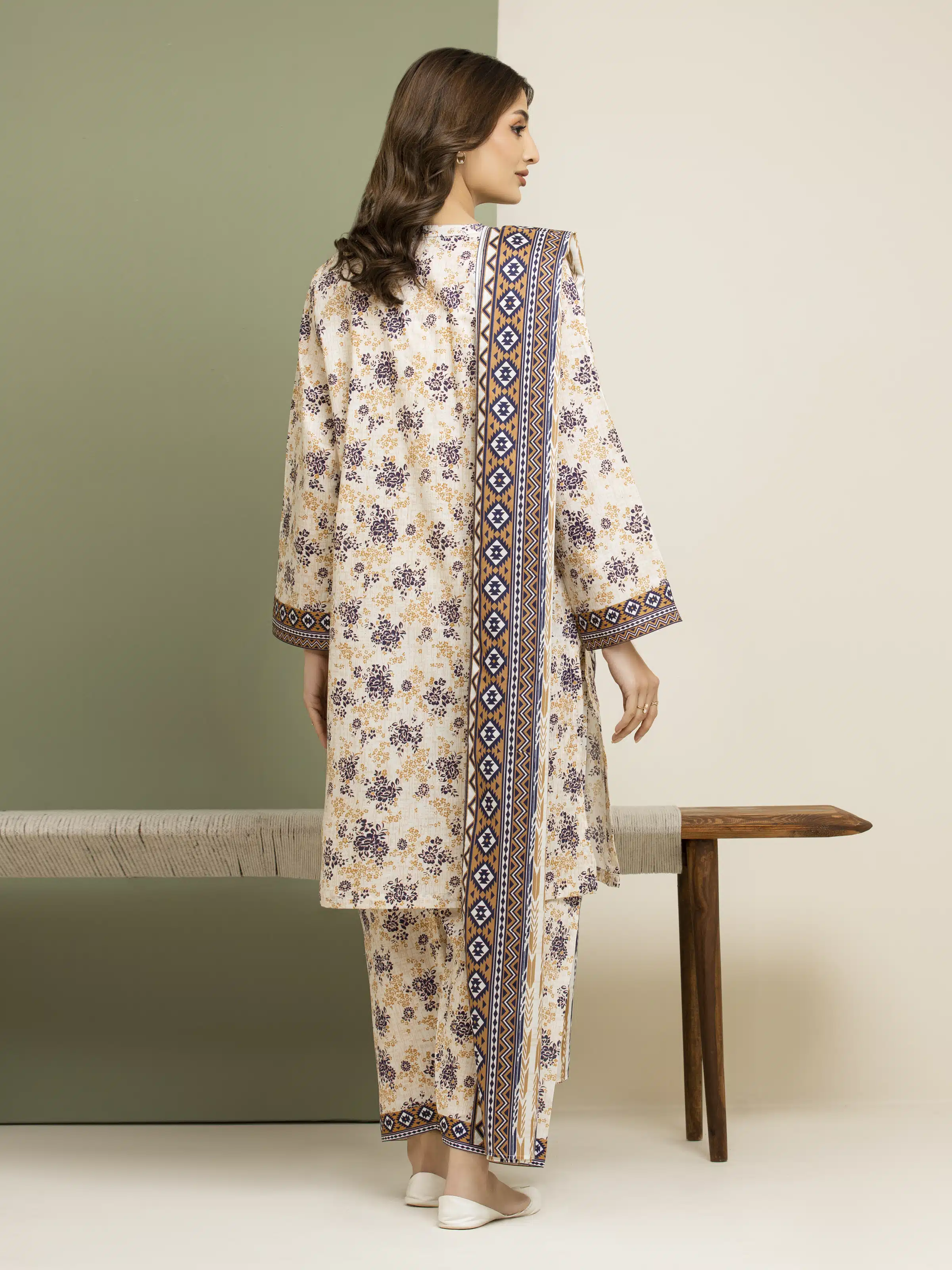 Unstitched Printed Lawn Suit - EWU5A1-35141-3P - Image 2