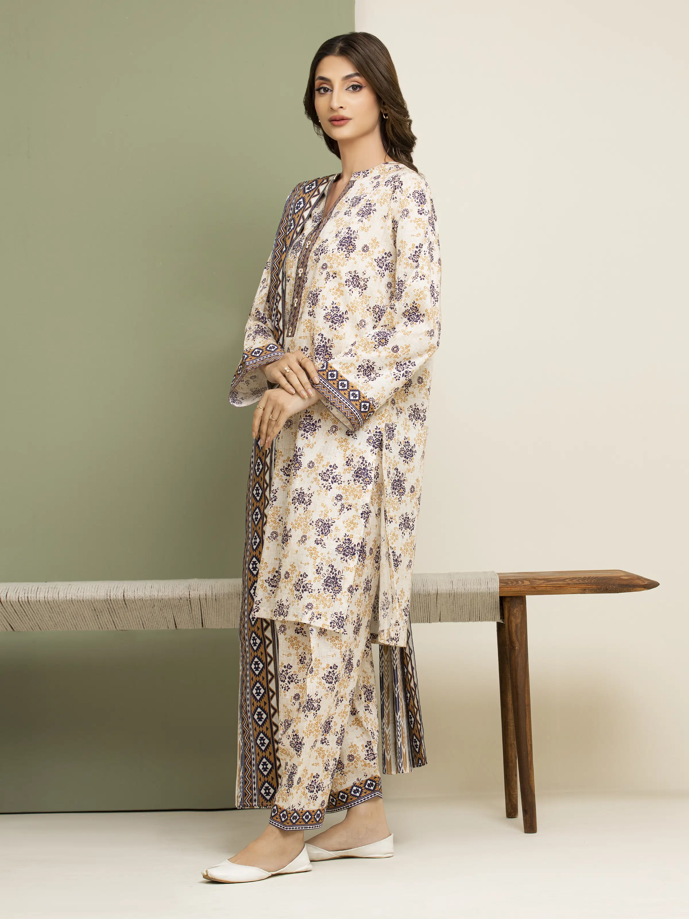 Unstitched Printed Lawn Suit - EWU5A1-35141-3P - Image 3