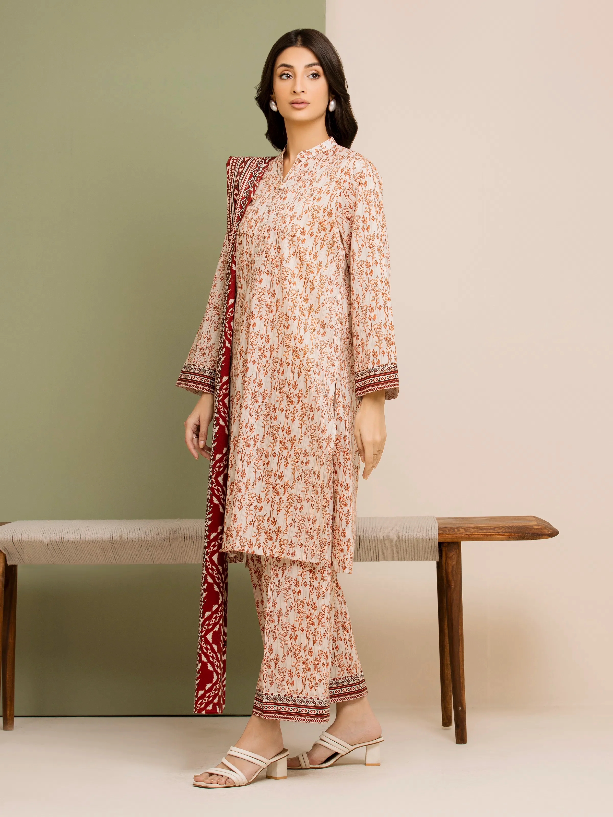 Unstitched Printed Lawn Suit - EWU5A1-35145-3P - Image 3