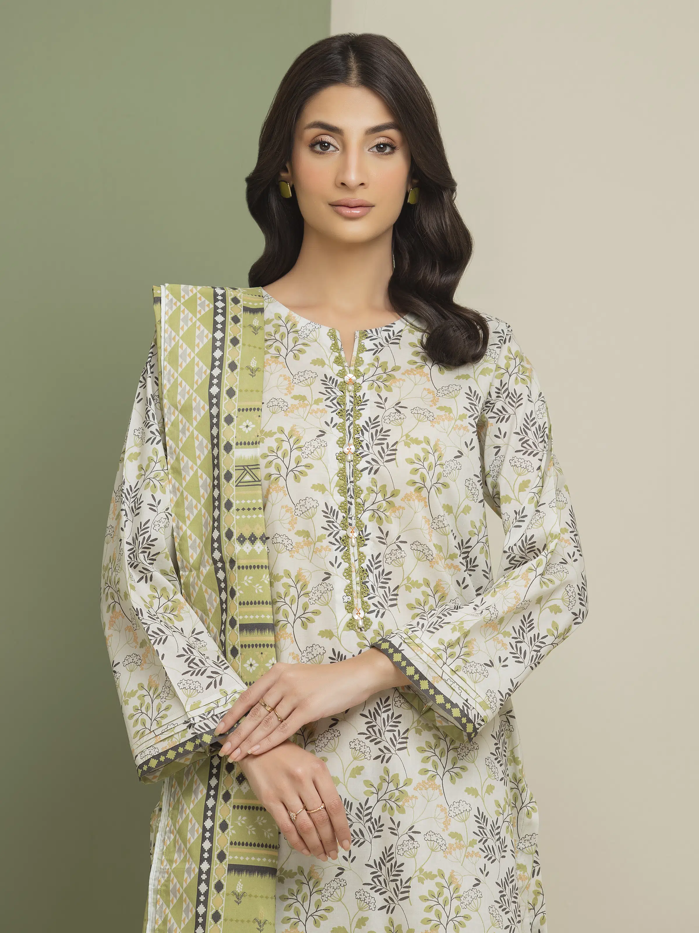Unstitched Printed Lawn Suit - EWU5A1-35192-3P - Image 4