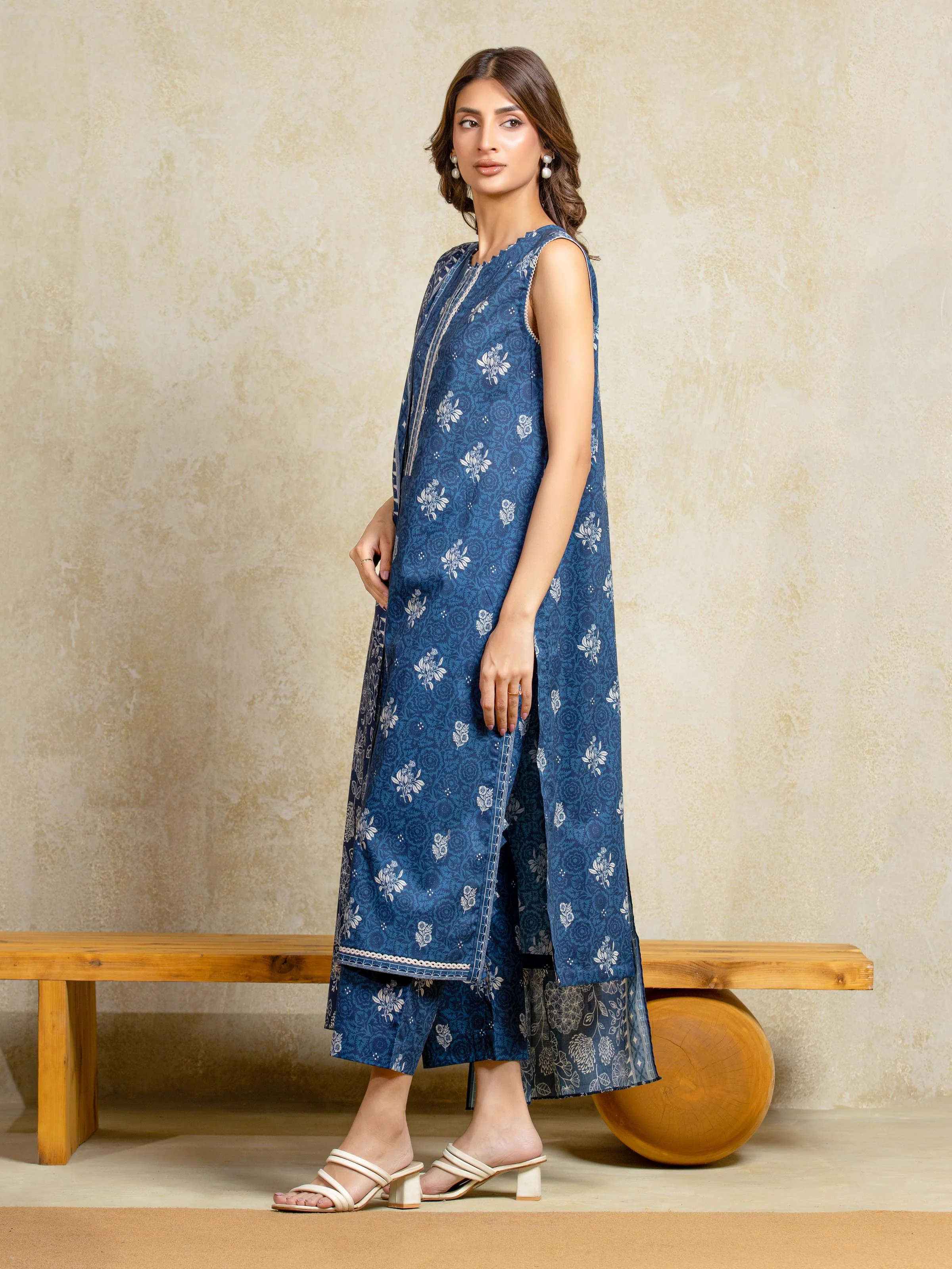 Unstitched Printed Khaddar Suit - EWU5A3-36092-3P - Image 4