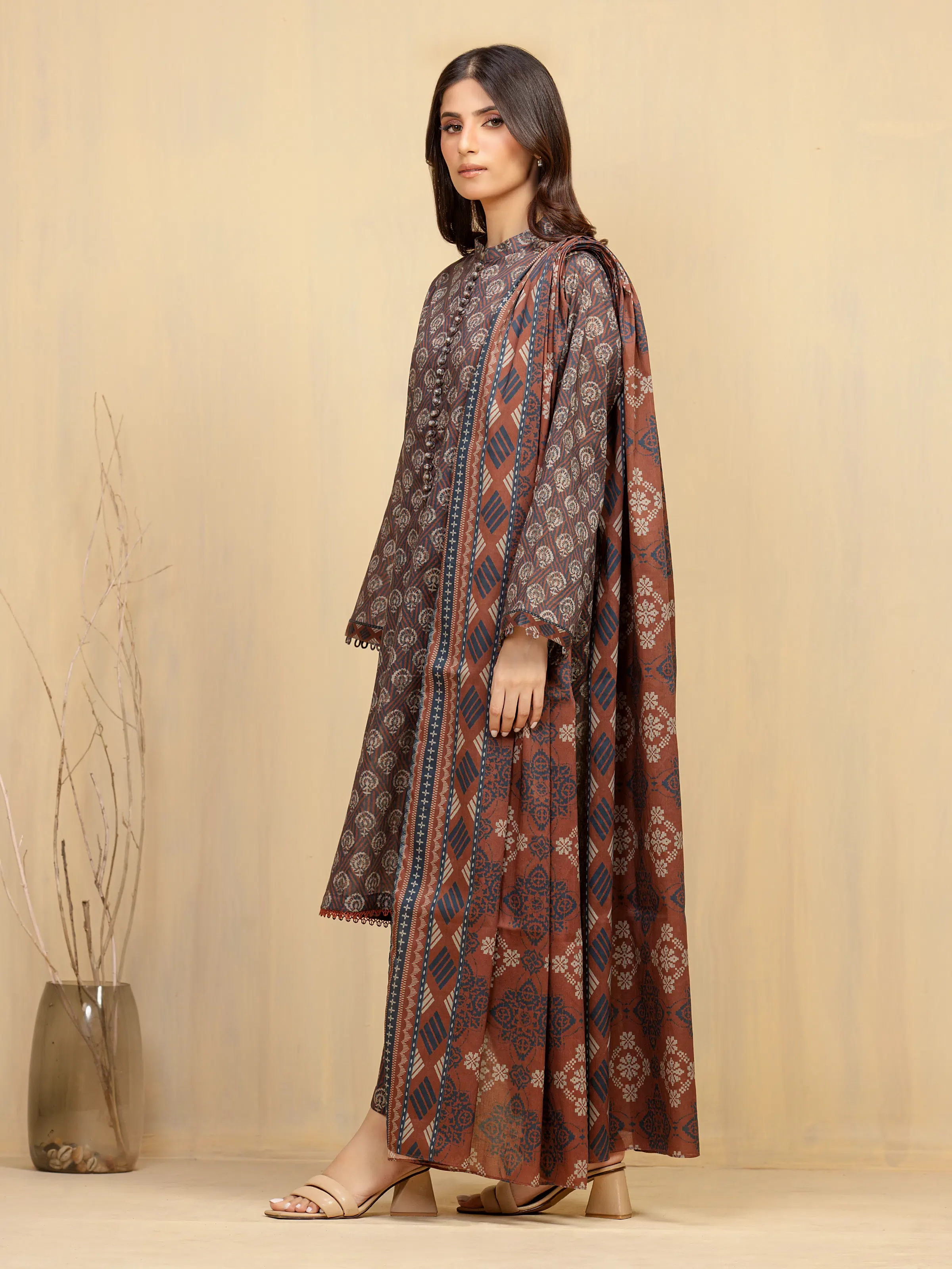 Unstitched Printed Khaddar Suit - EWU5A3-36127-3P - Image 5