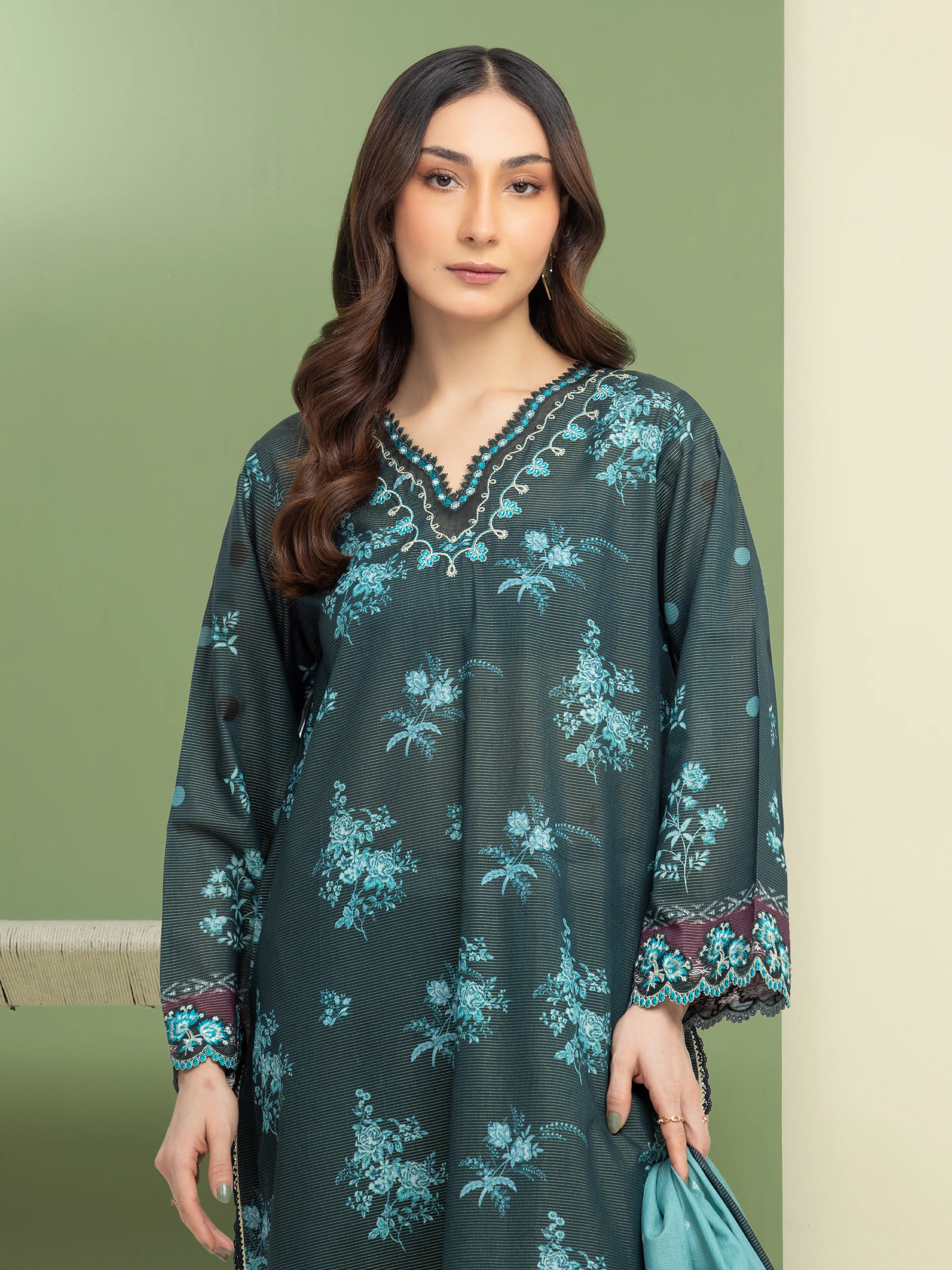 Unstitched Embroidered Lawn Suit - EWU5V1-31196-3P - Image 2