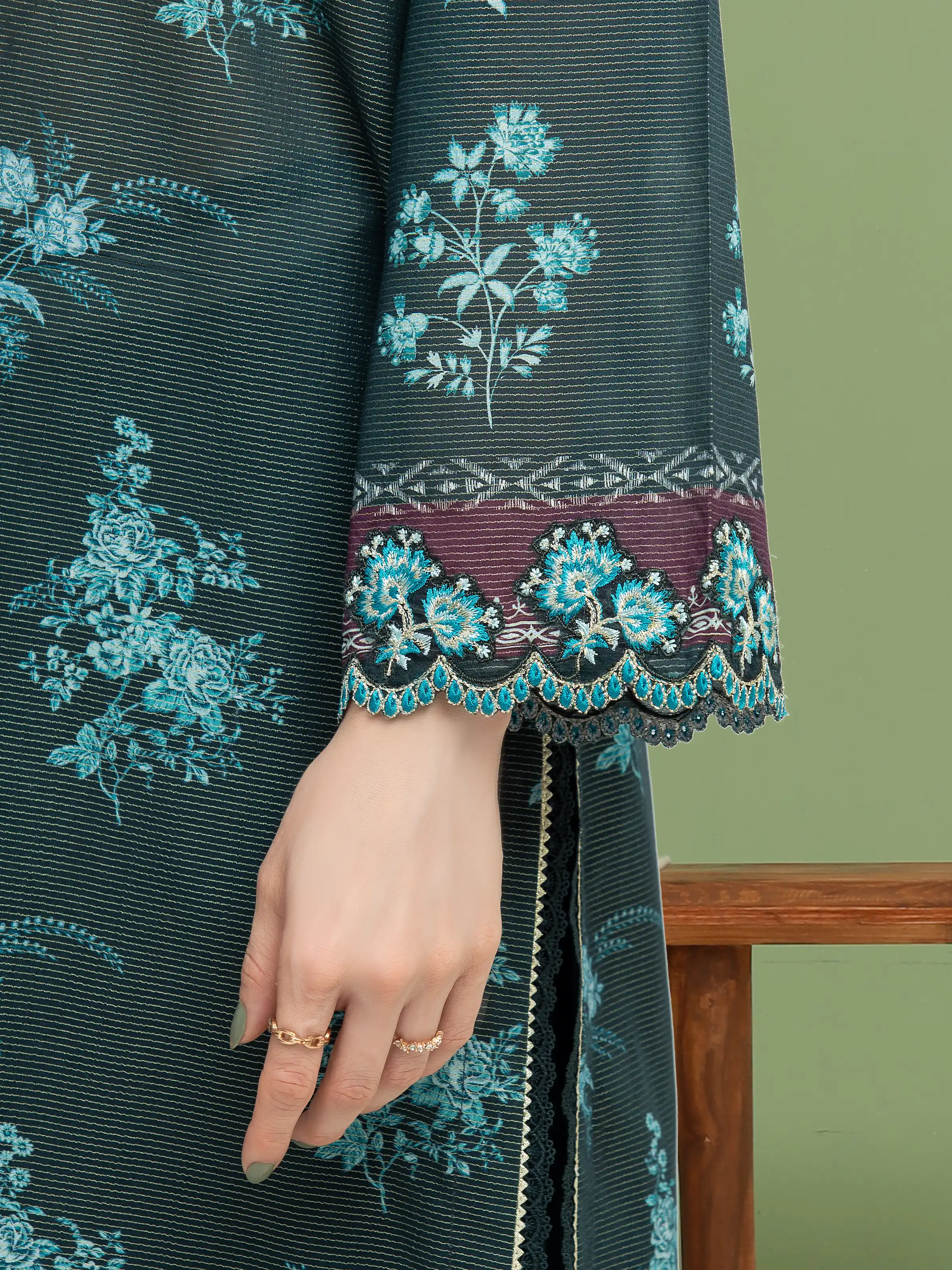 Unstitched Embroidered Lawn Suit - EWU5V1-31196-3P - Image 4