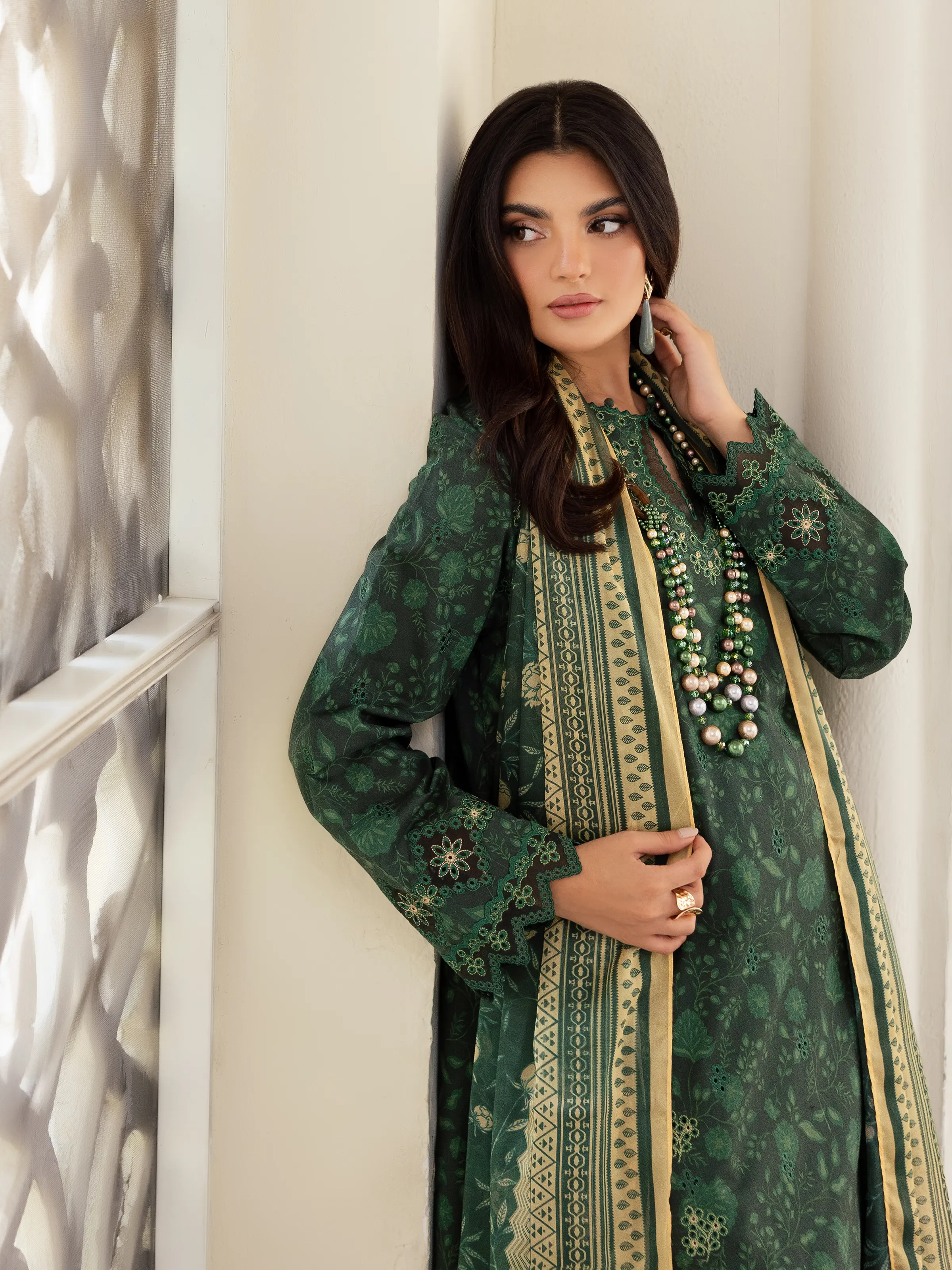 Unstitched Embroidered Lawn Suit - EWU5V1-31414-3P - Image 4