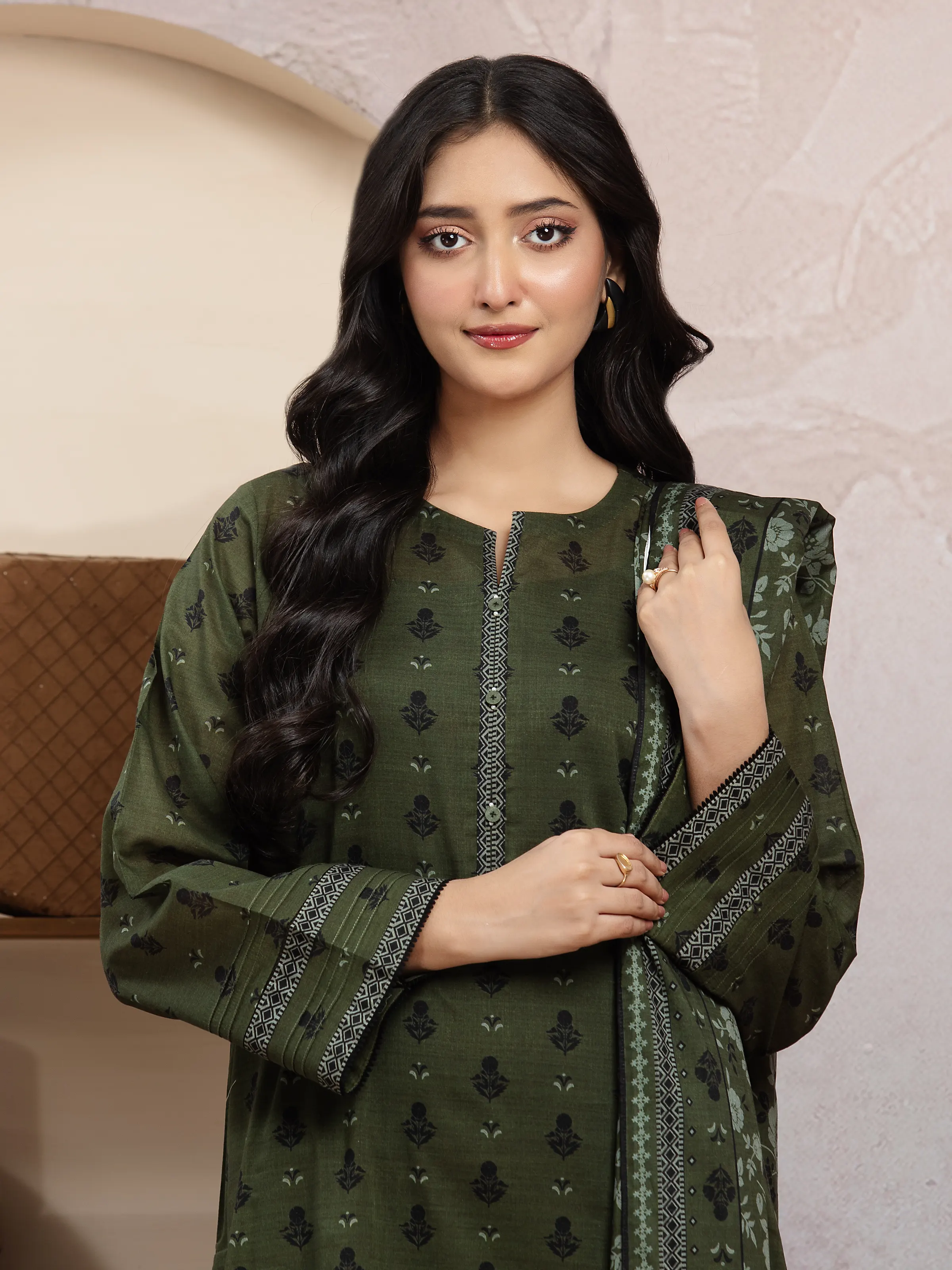 Unstitched Printed Khaddar Suit - EWU24A3-29833-3P - Image 3