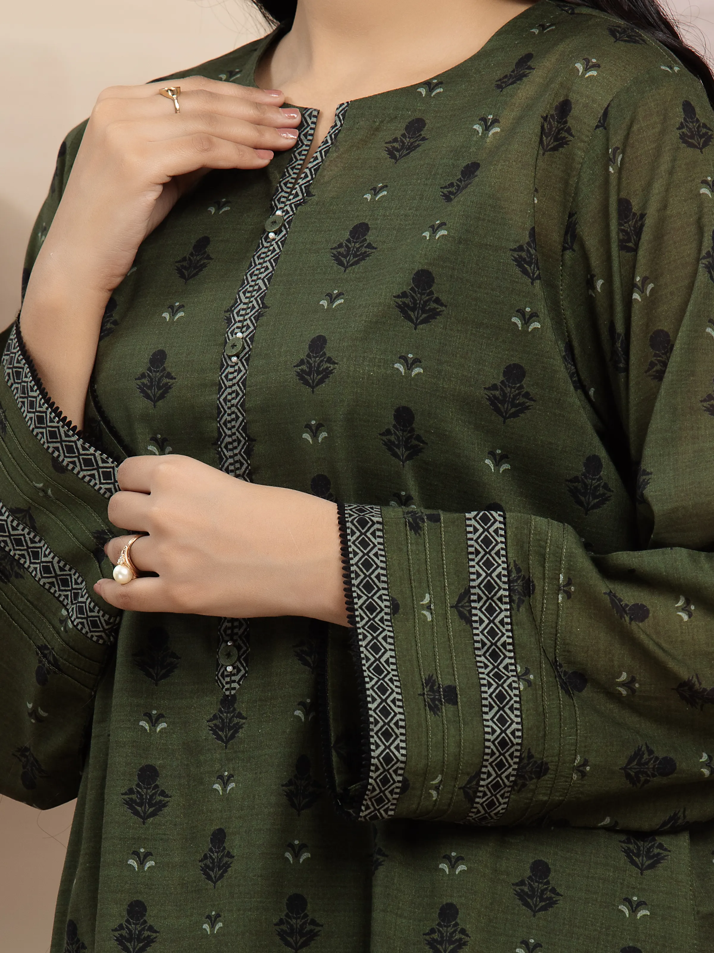 Unstitched Printed Khaddar Suit - EWU24A3-29833-3P - Image 4