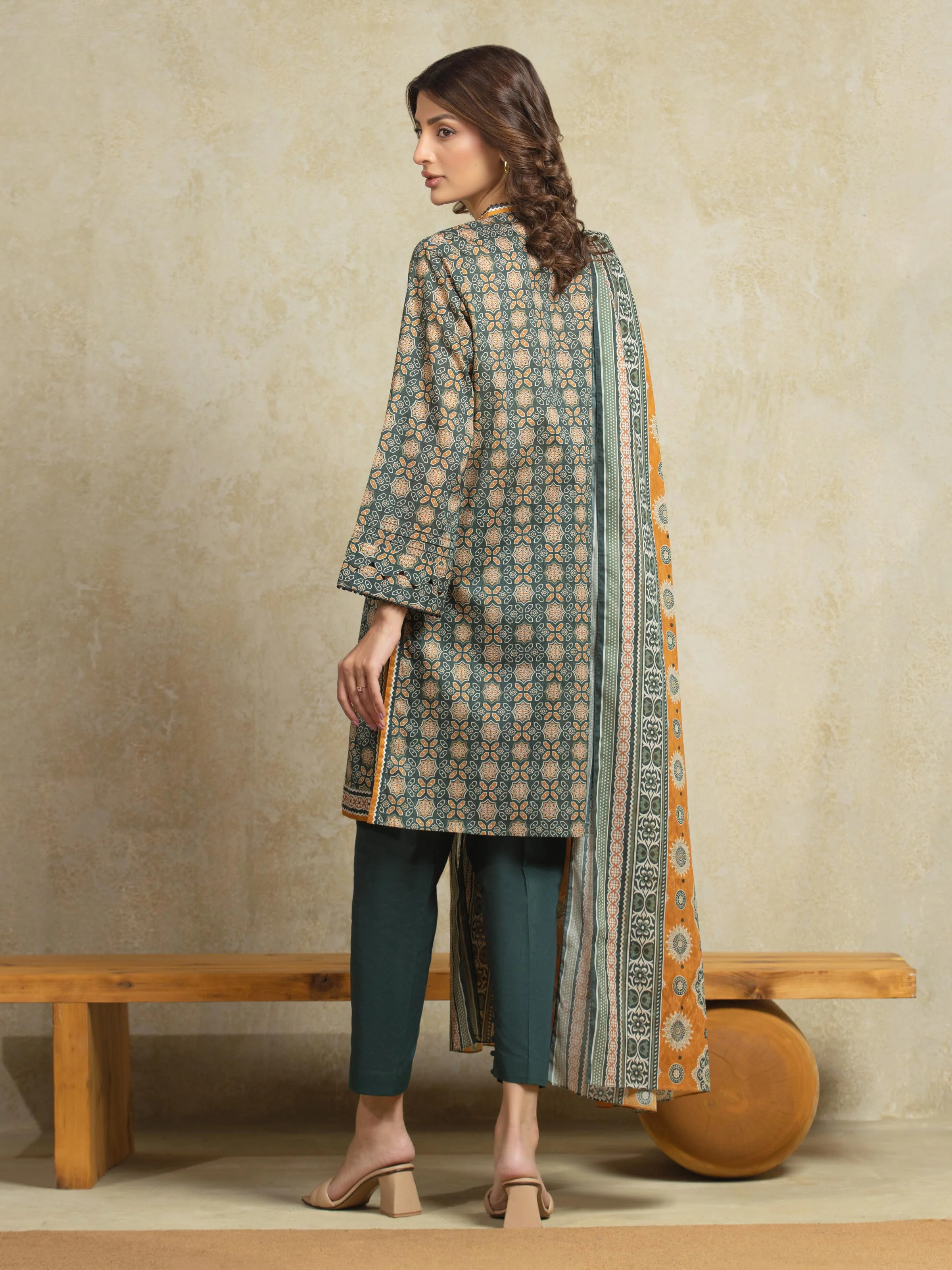 Unstitched Printed Khaddar Suit - EWU5A3-35945-3P - Image 6
