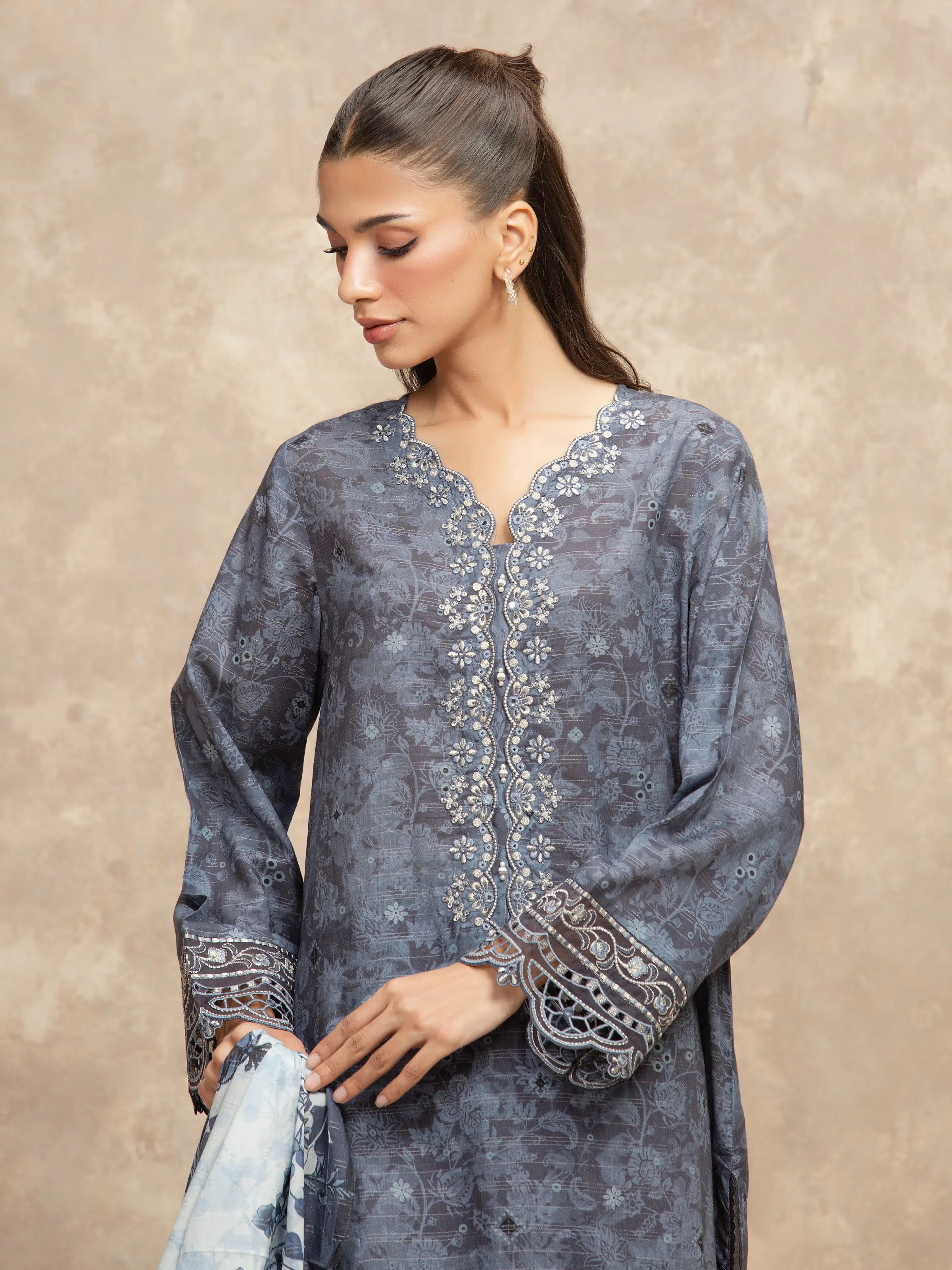 Unstitched Embroidered Lawn Suit - EWU5V1-31878-3P - Image 2