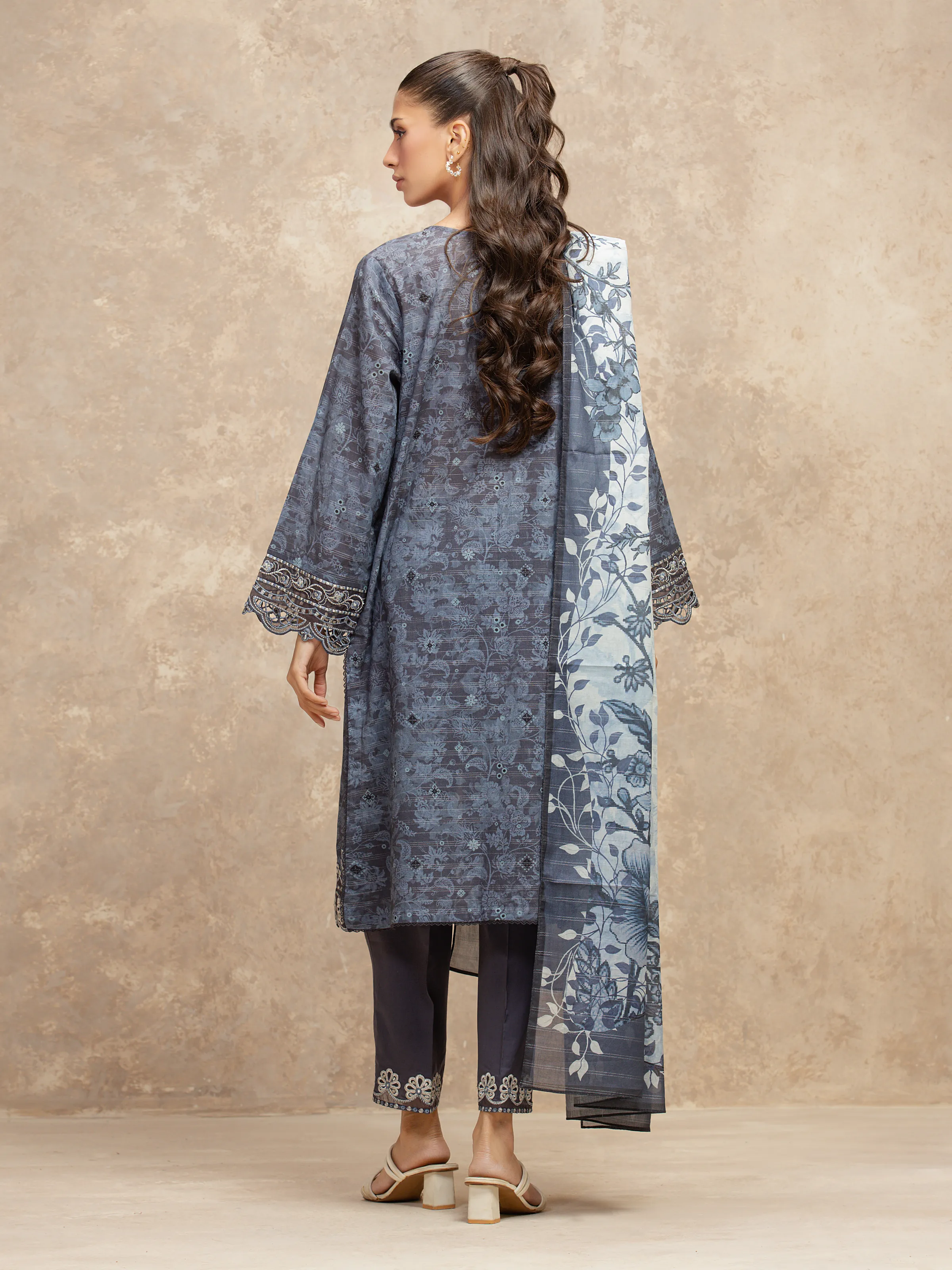 Unstitched Embroidered Lawn Suit - EWU5V1-31878-3P - Image 6