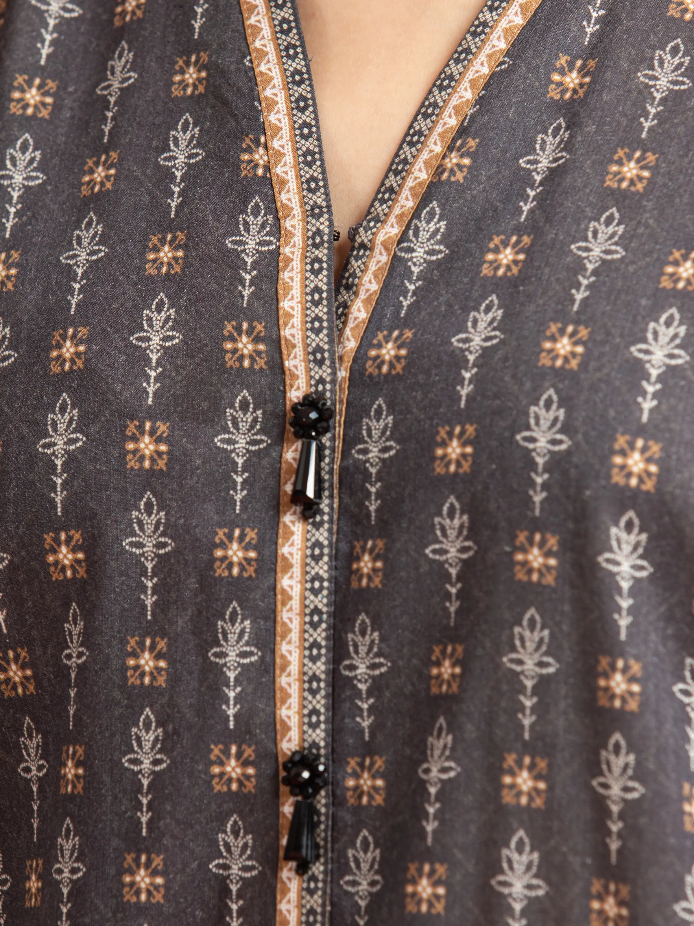 Unstitched Printed Khaddar Suit - EWU24A3-27046-3P - Image 3
