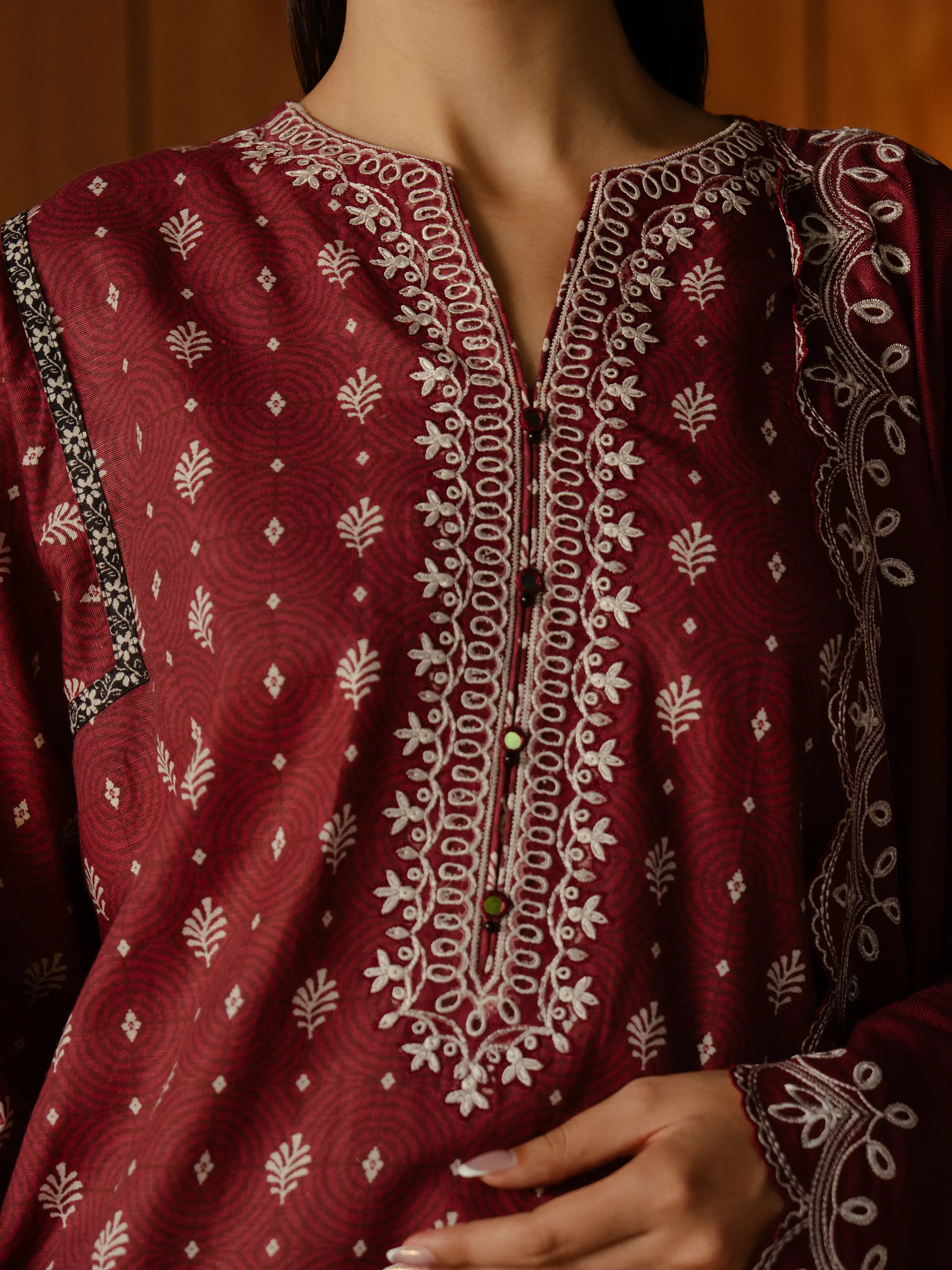 Unstitched Embroidered Marina Twill Suit - EWU24V14-30188-3P - Image 7