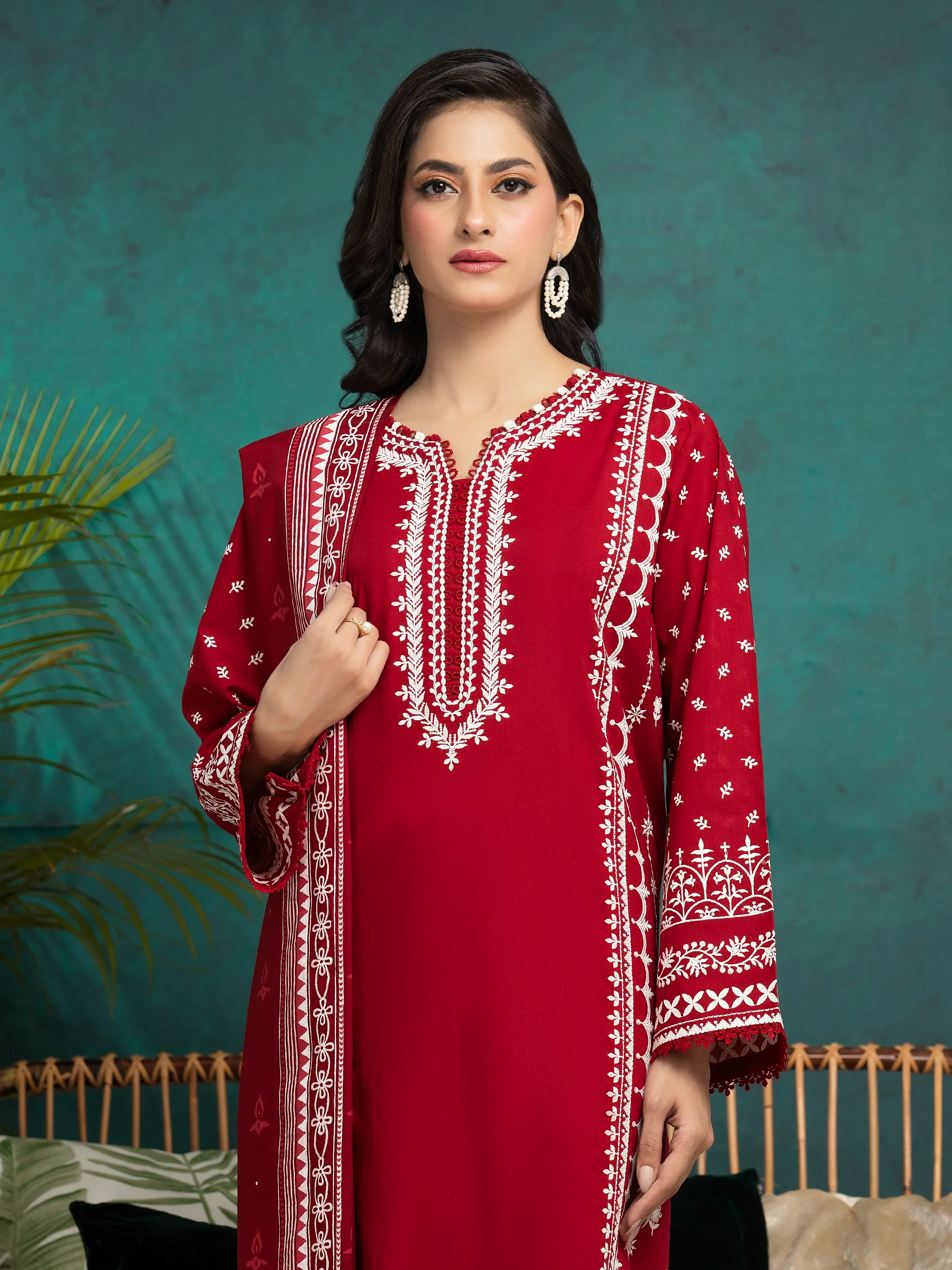 Unstitched Embroidered Cambric Suit - EWU5V2-31004-3P - Image 4