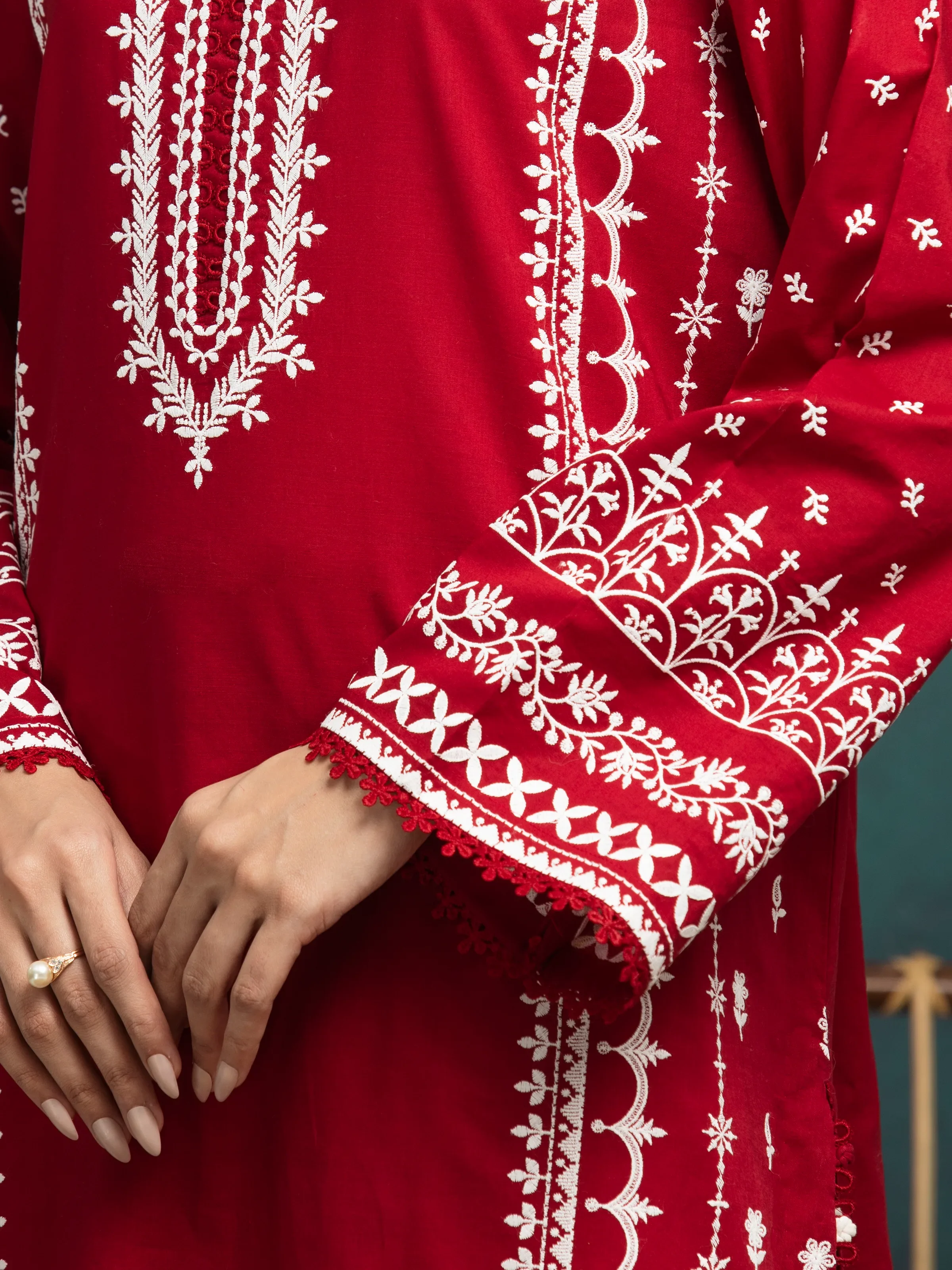 Unstitched Embroidered Cambric Suit - EWU5V2-31004-3P - Image 6
