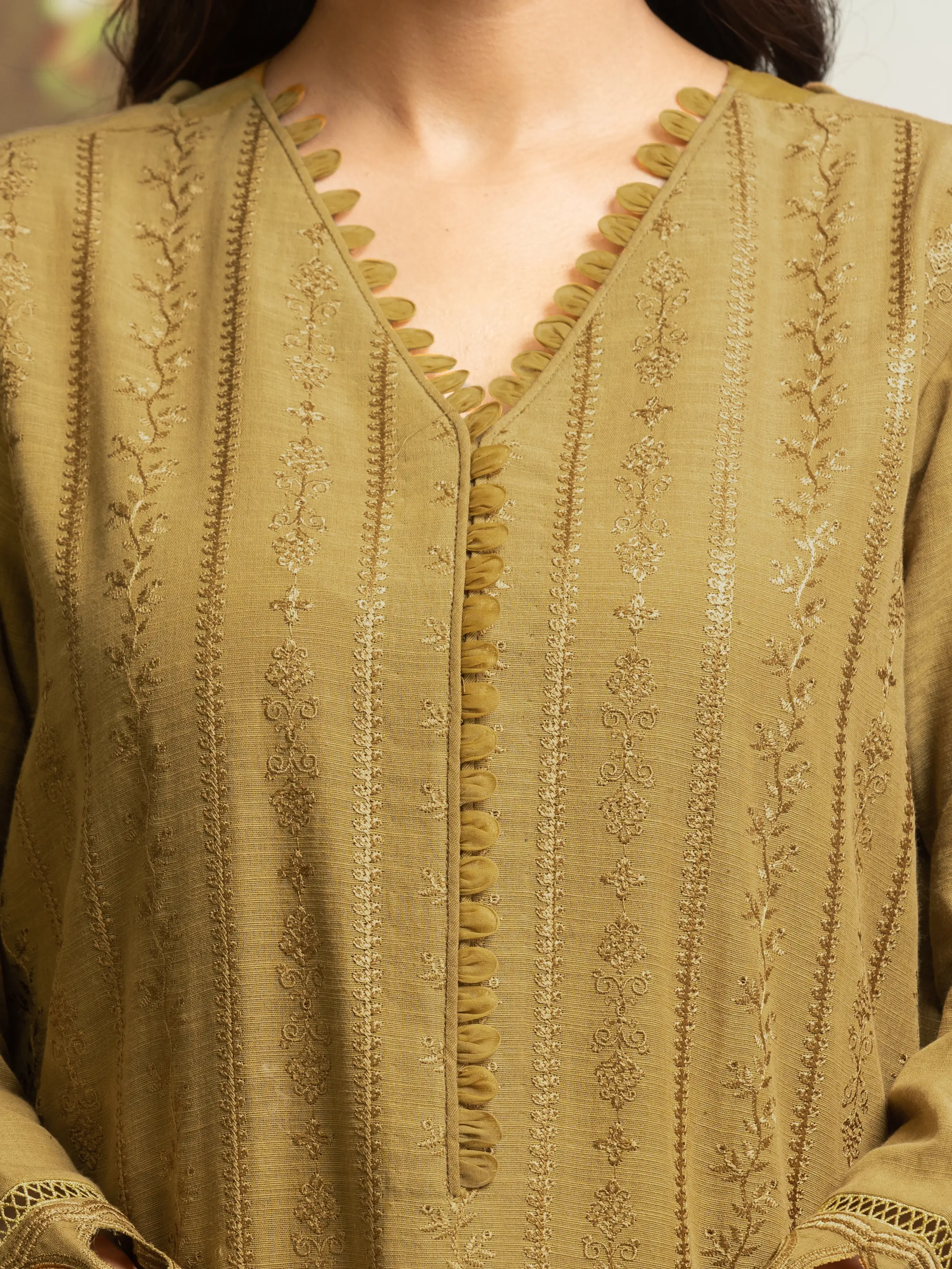 Unstitched Embroidered Khaddar Suit - EWU24V11-30302-3P - Image 3