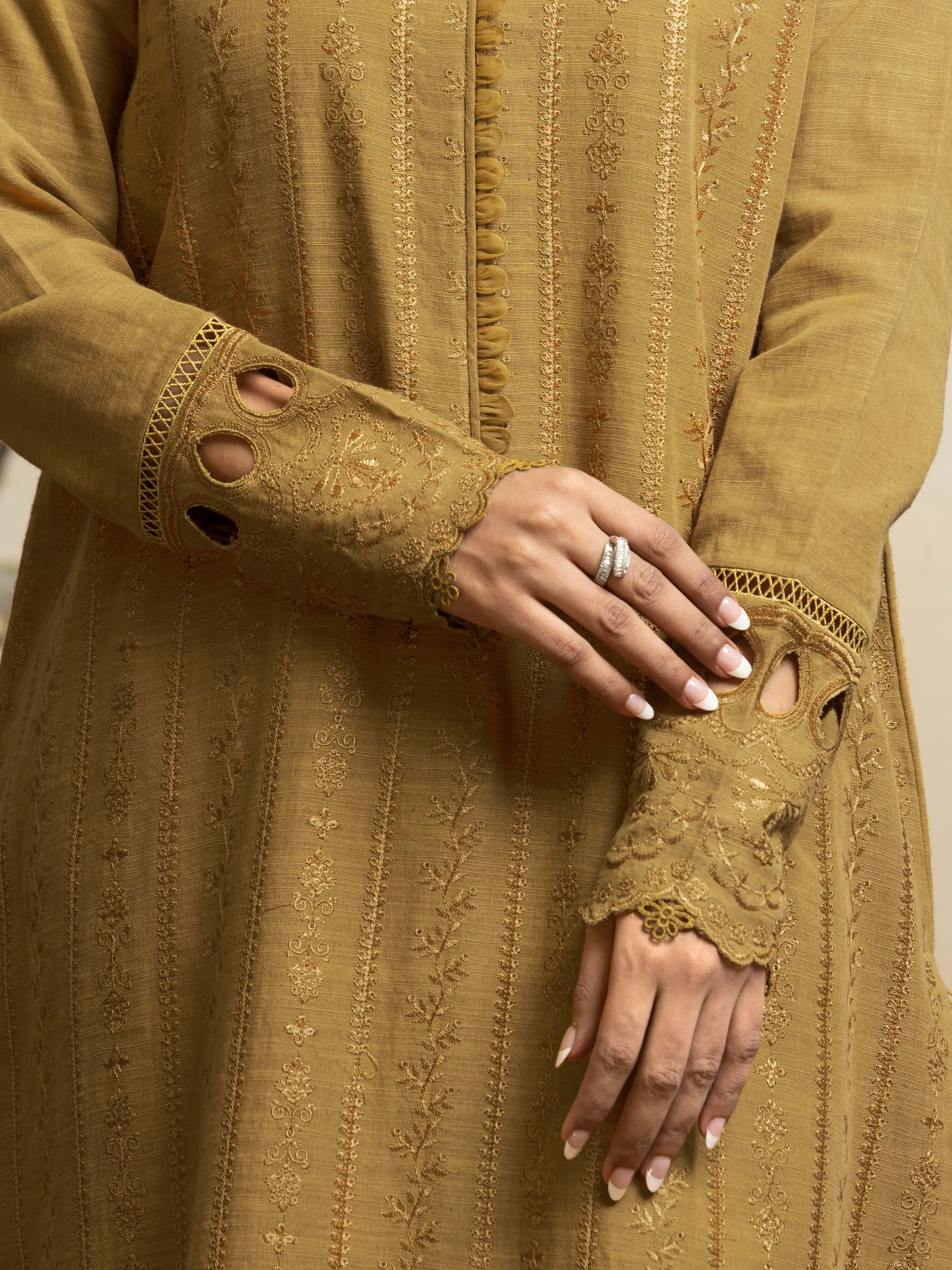 Unstitched Embroidered Khaddar Suit - EWU24V11-30302-3P - Image 4