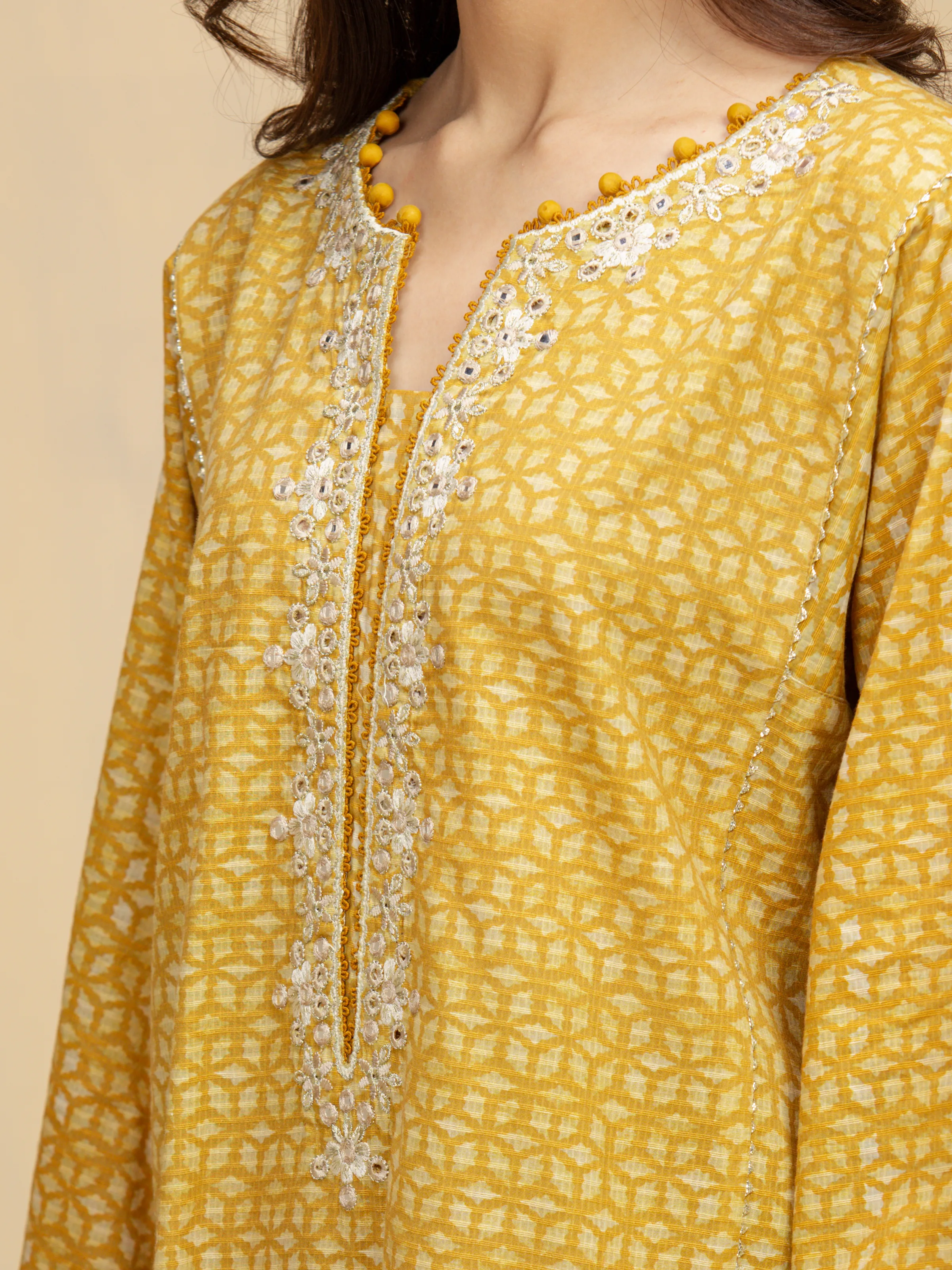 Unstitched Embroidered Lawn Slub Suit - EWU5V1-31901-3P - Image 4