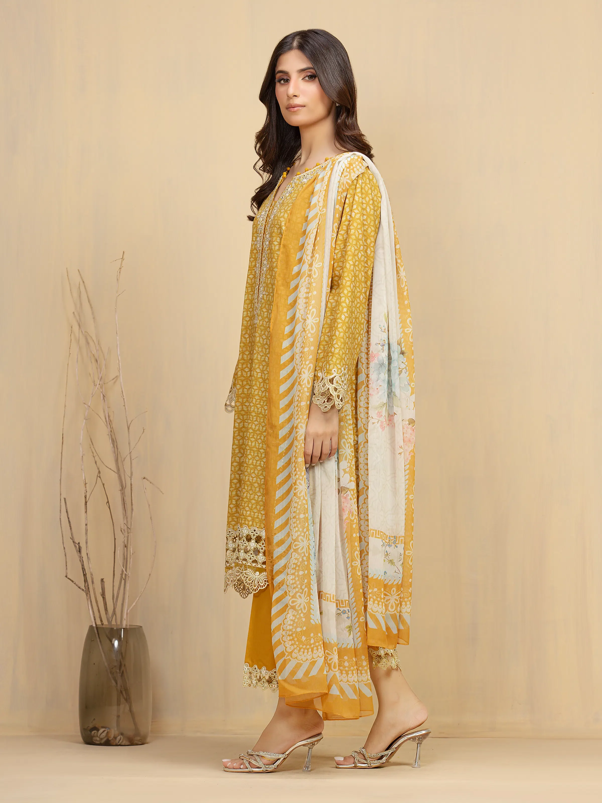 Unstitched Embroidered Lawn Slub Suit - EWU5V1-31901-3P - Image 5
