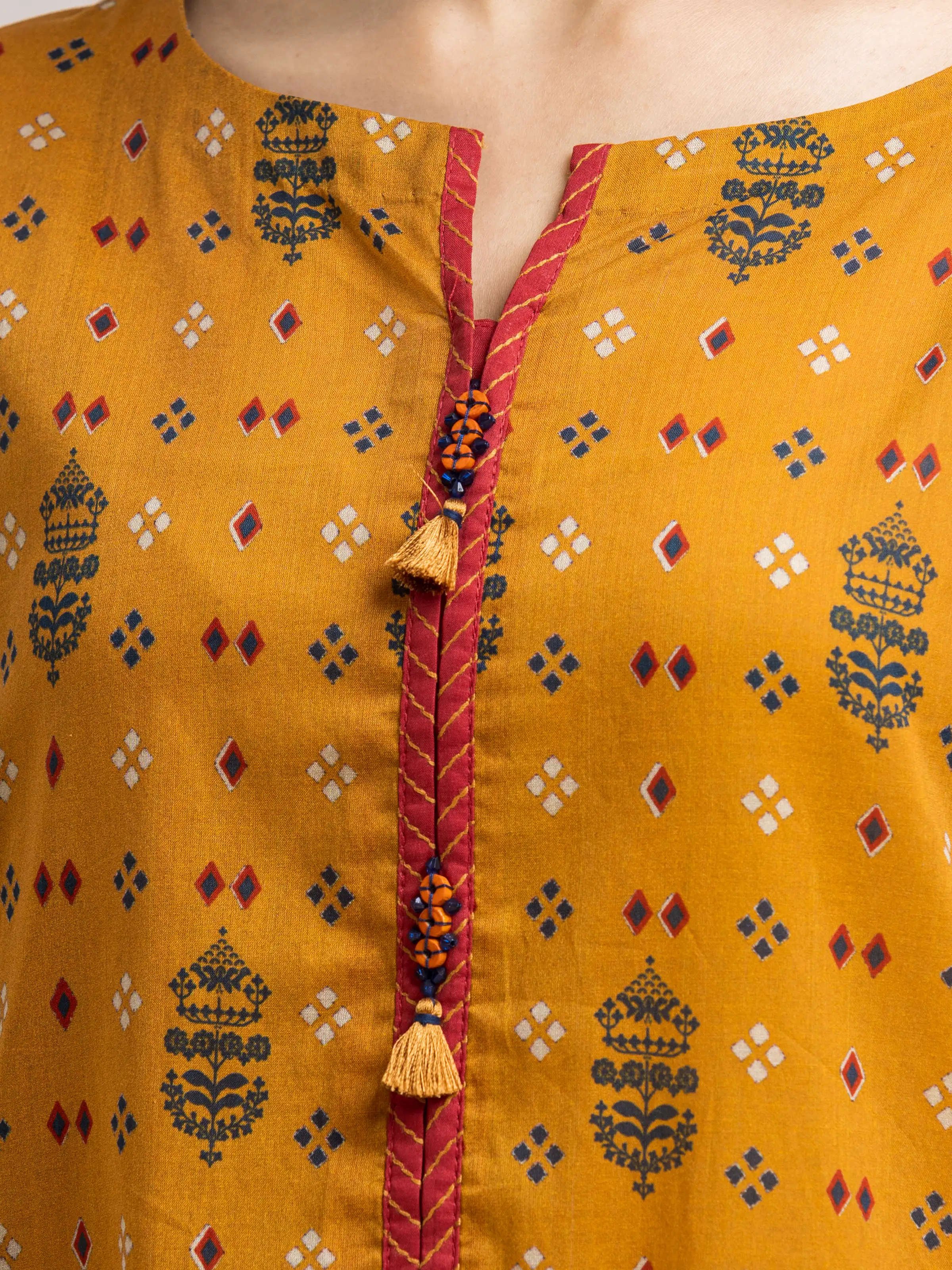 Unstitched Printed Khaddar Suit - EWU24A3-28012-3P - Image 3