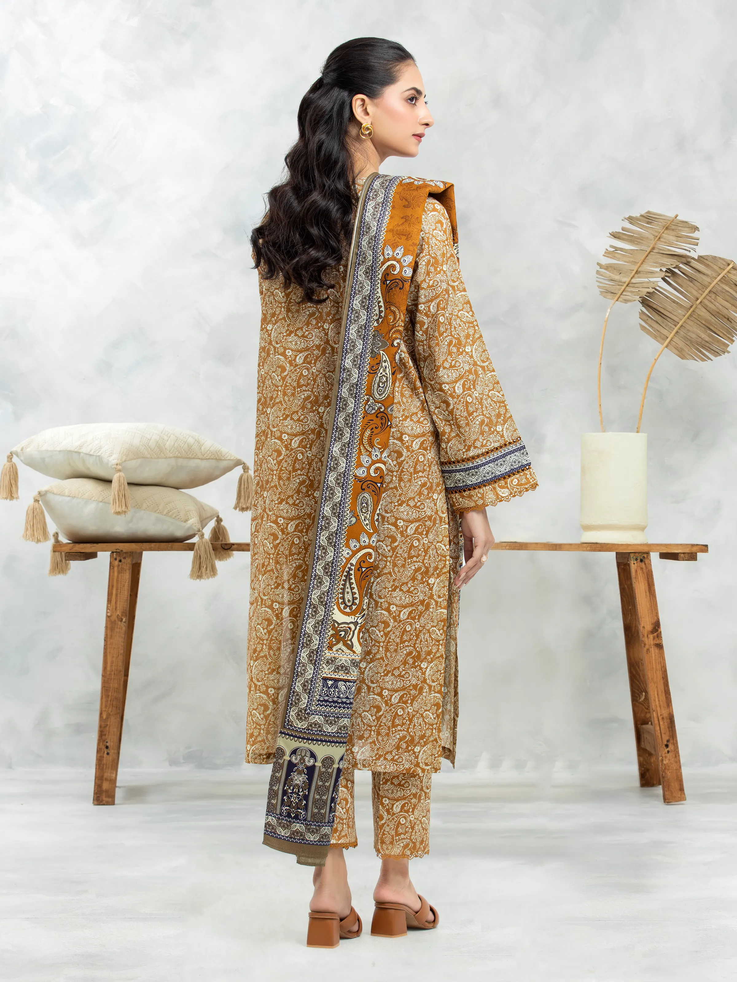 Unstitched Printed Khaddar Suit - EWU24M3-089-3P - Image 2