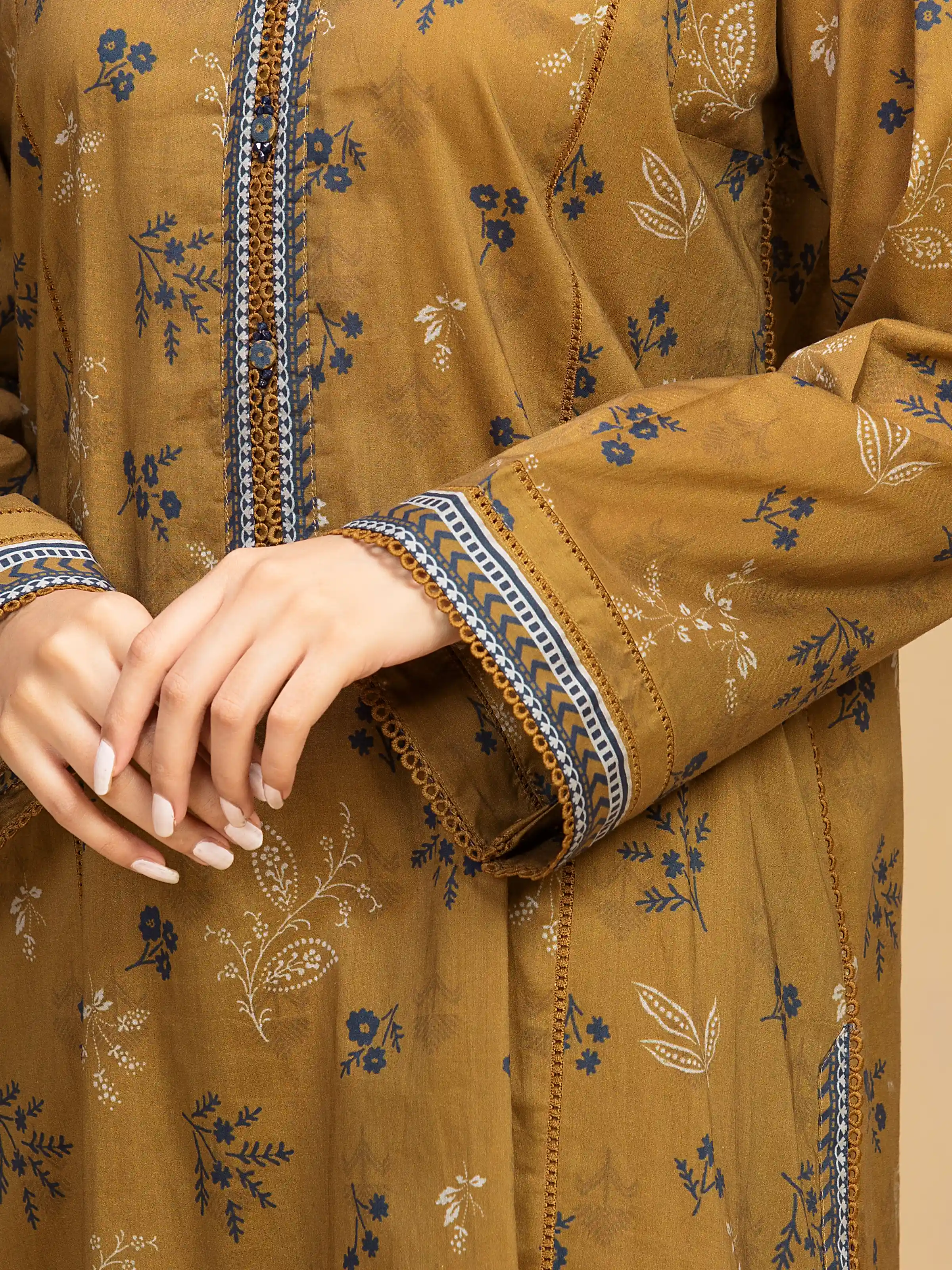 Unstitched Printed Khaddar Suit - EWU5M3-014-3P - Image 3