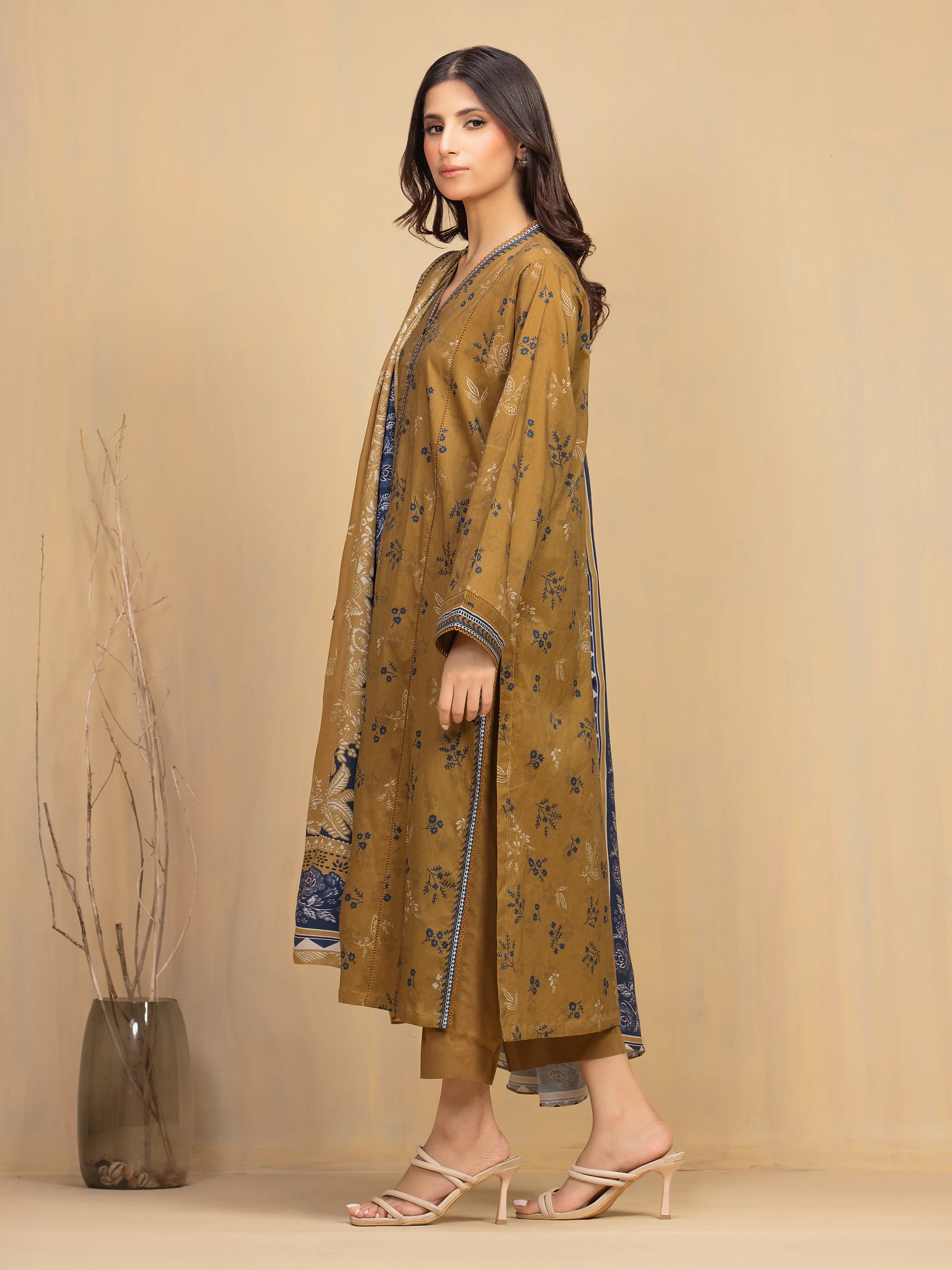 Unstitched Printed Khaddar Suit - EWU5M3-014-3P - Image 4