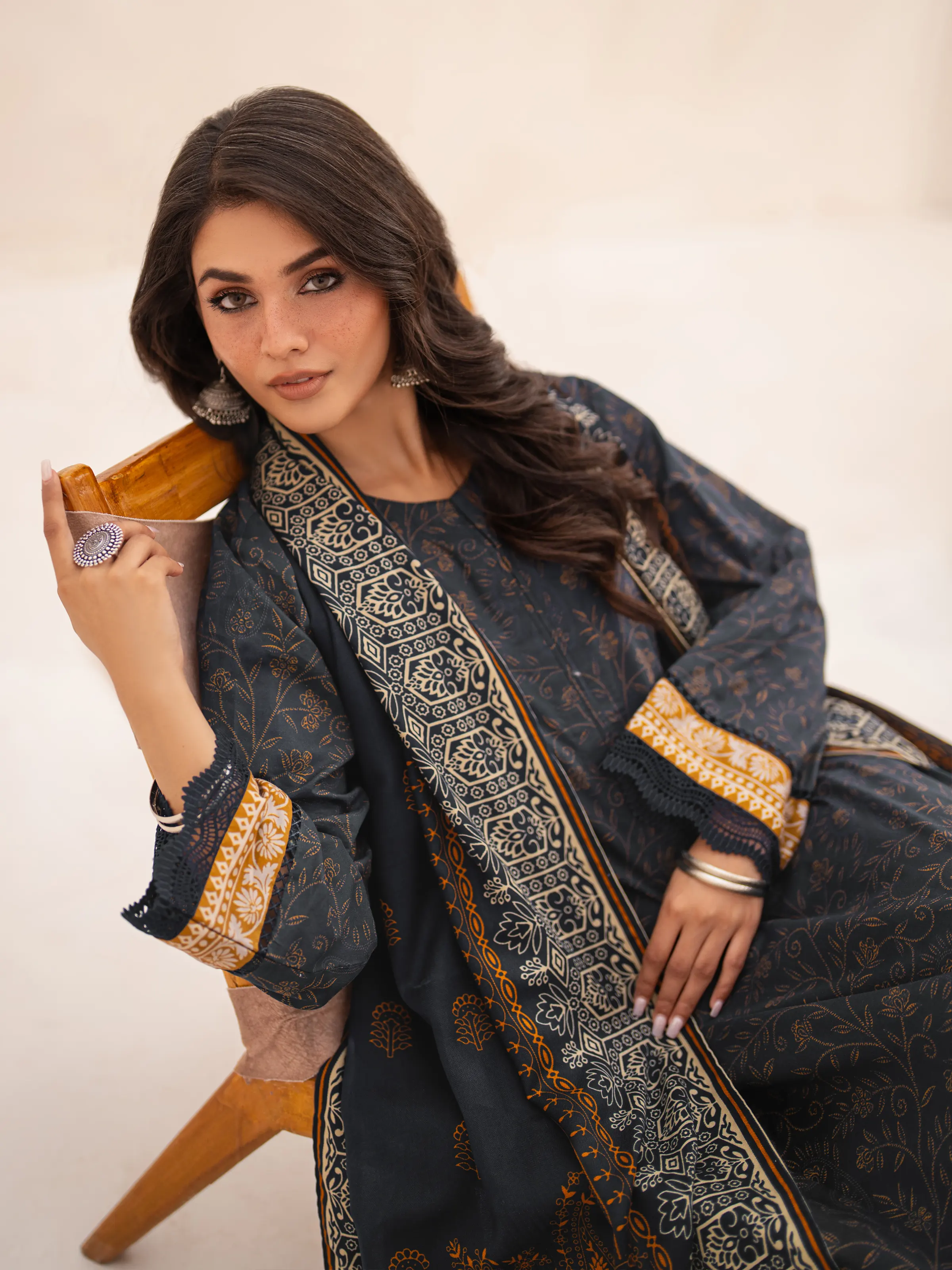 Unstitched Printed Khaddar Suit - EWU24M3-084 - Image 5