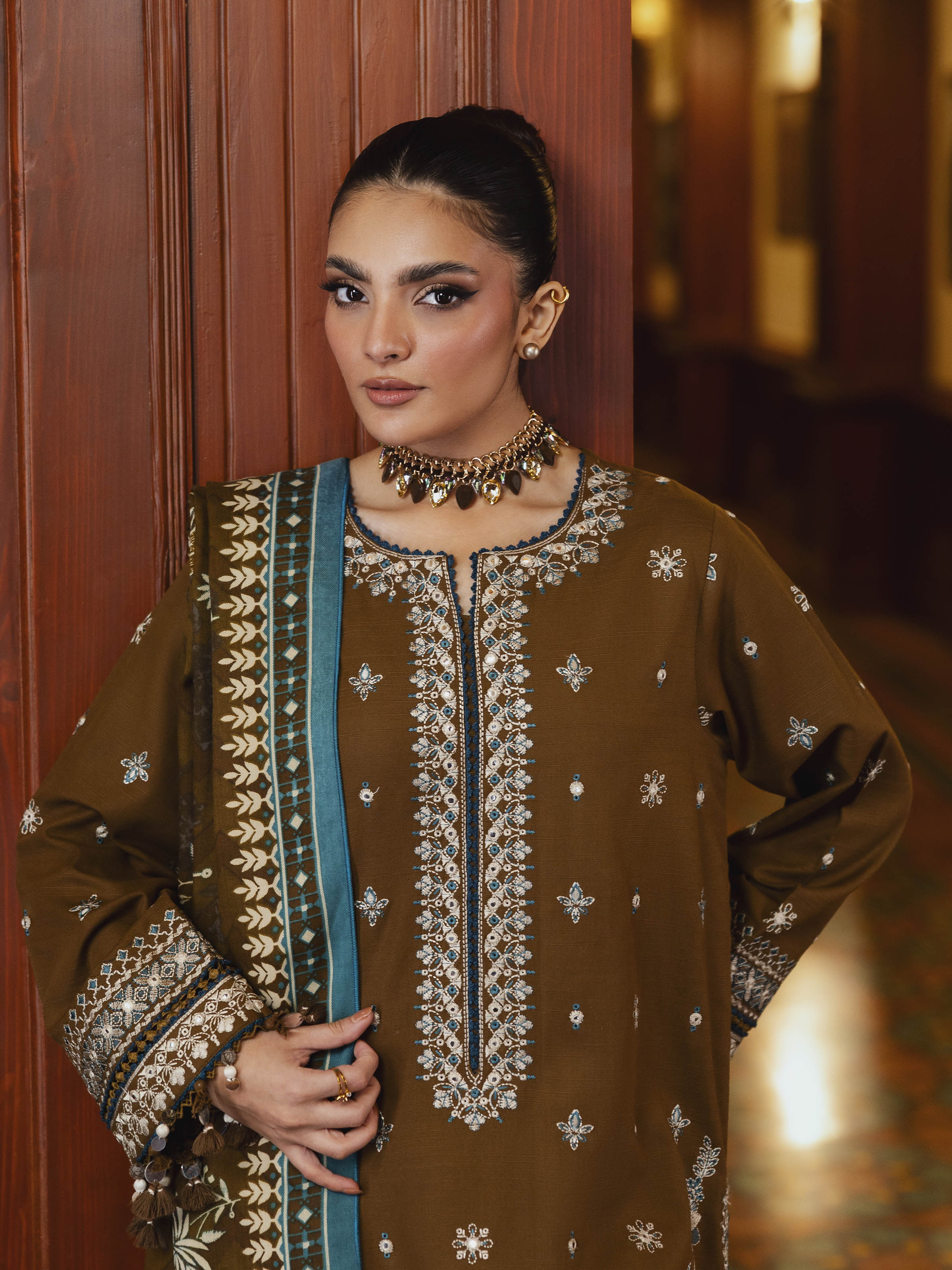 Unstitched Embroidered Khaddar Suit - EWU5V11-32002-3P - Image 3