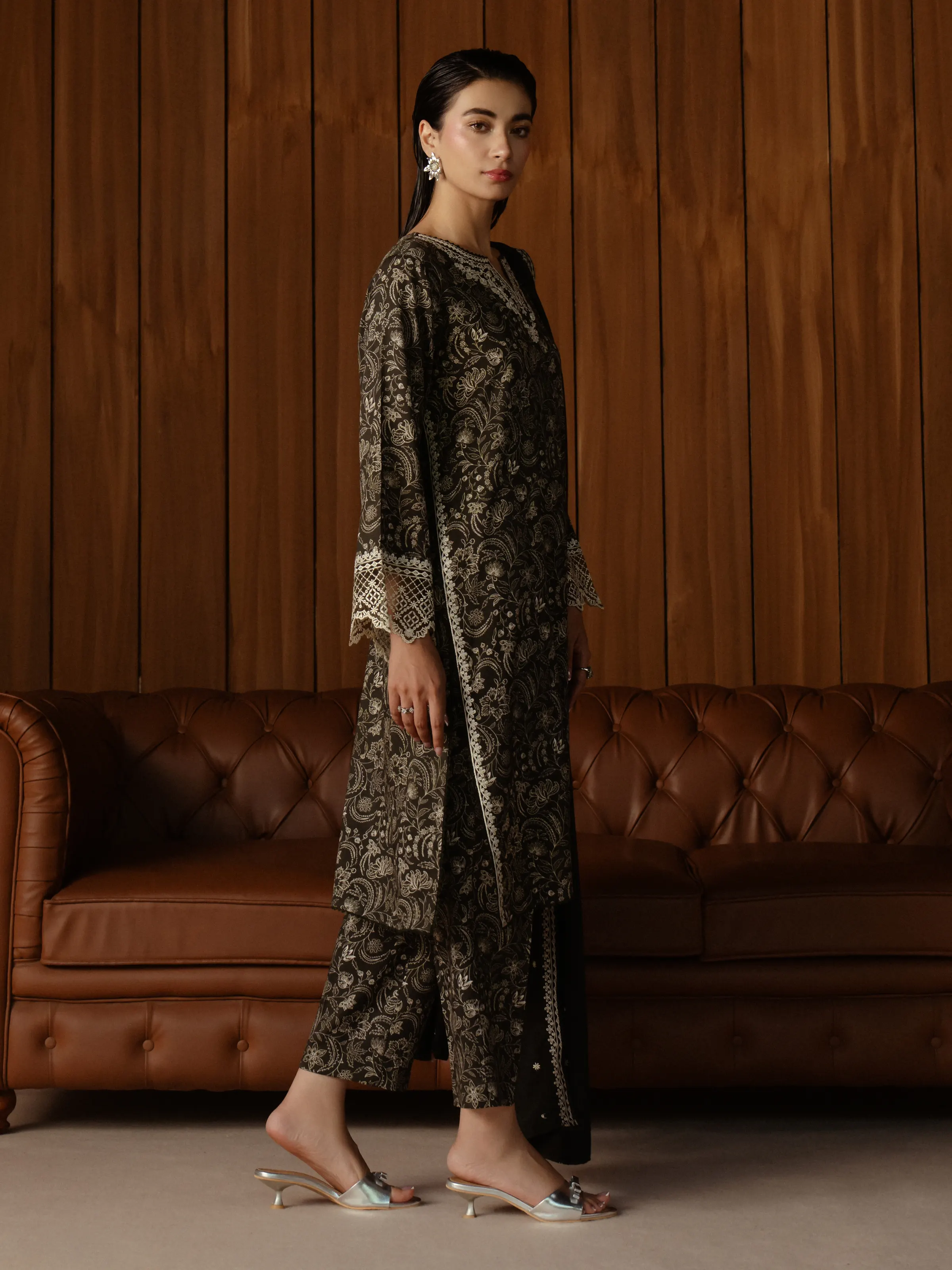 Unstitched Embroidered Marina Twill Suit - EWU24V14-30185-3P - Image 7