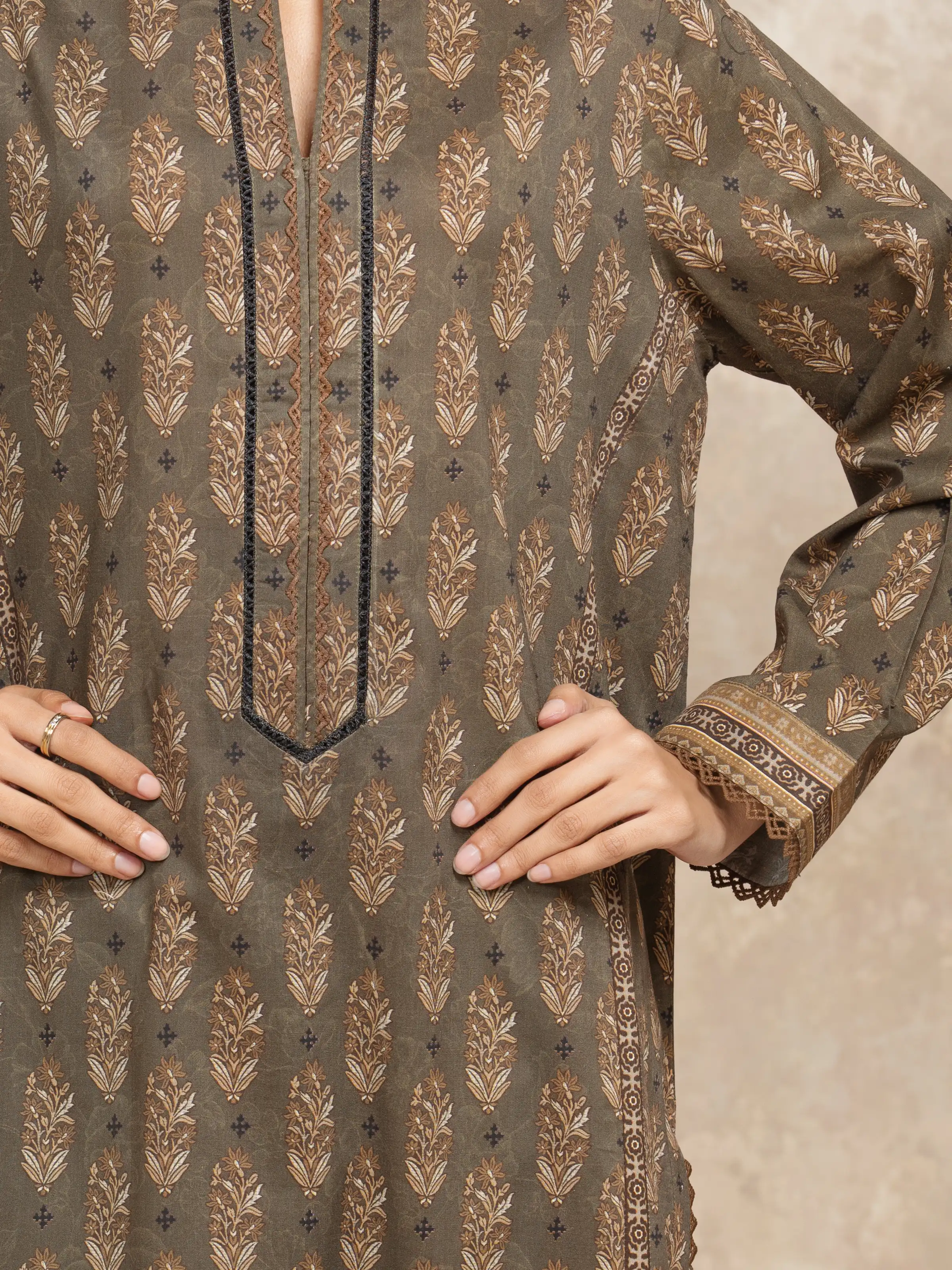 Unstitched Printed Khaddar Suit - EWU5M3-005-3P - Image 3