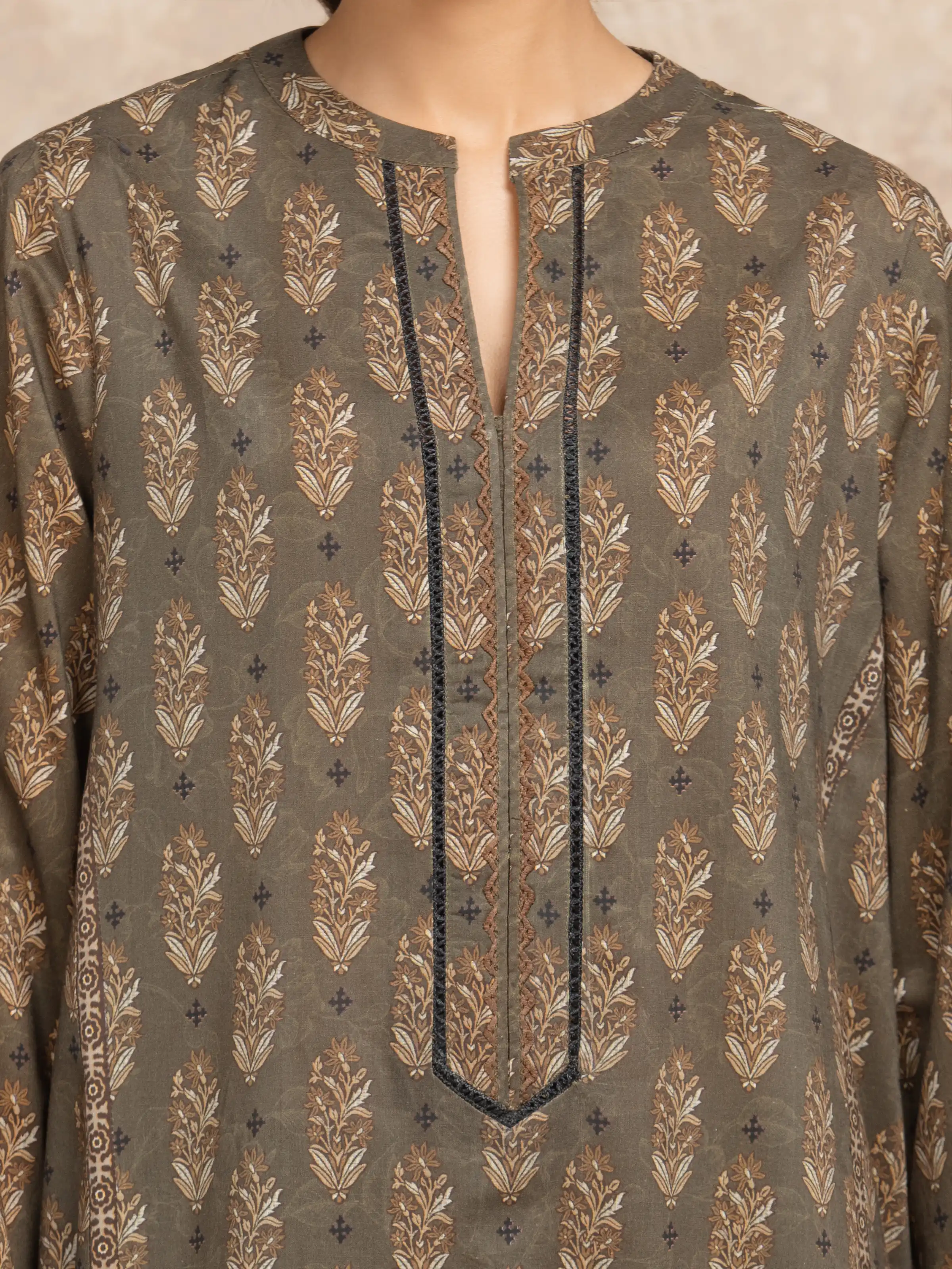 Unstitched Printed Khaddar Suit - EWU5M3-005-3P - Image 4
