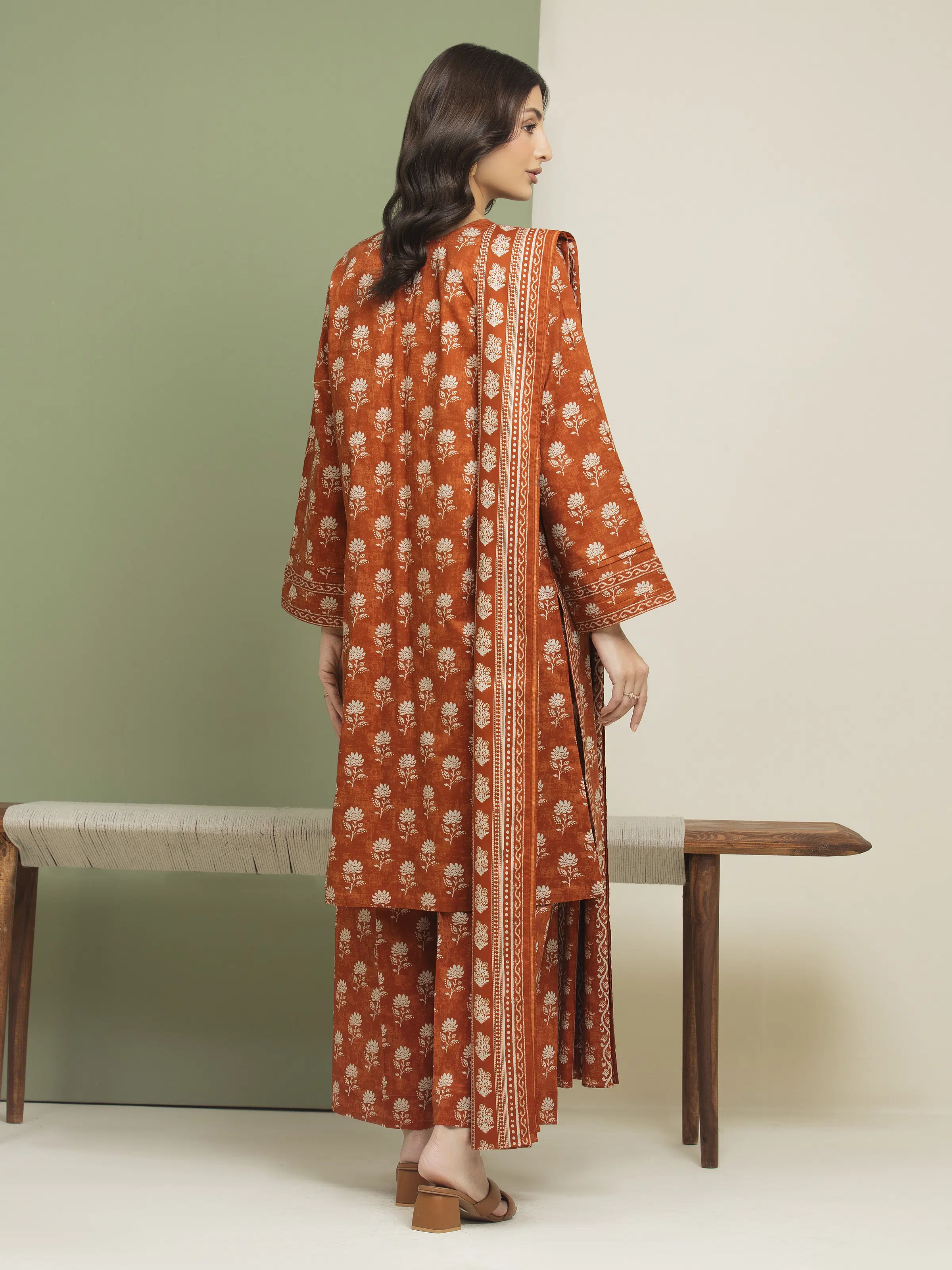 Unstitched Printed Lawn Suit - EWU5A1-35176-3P - Image 2