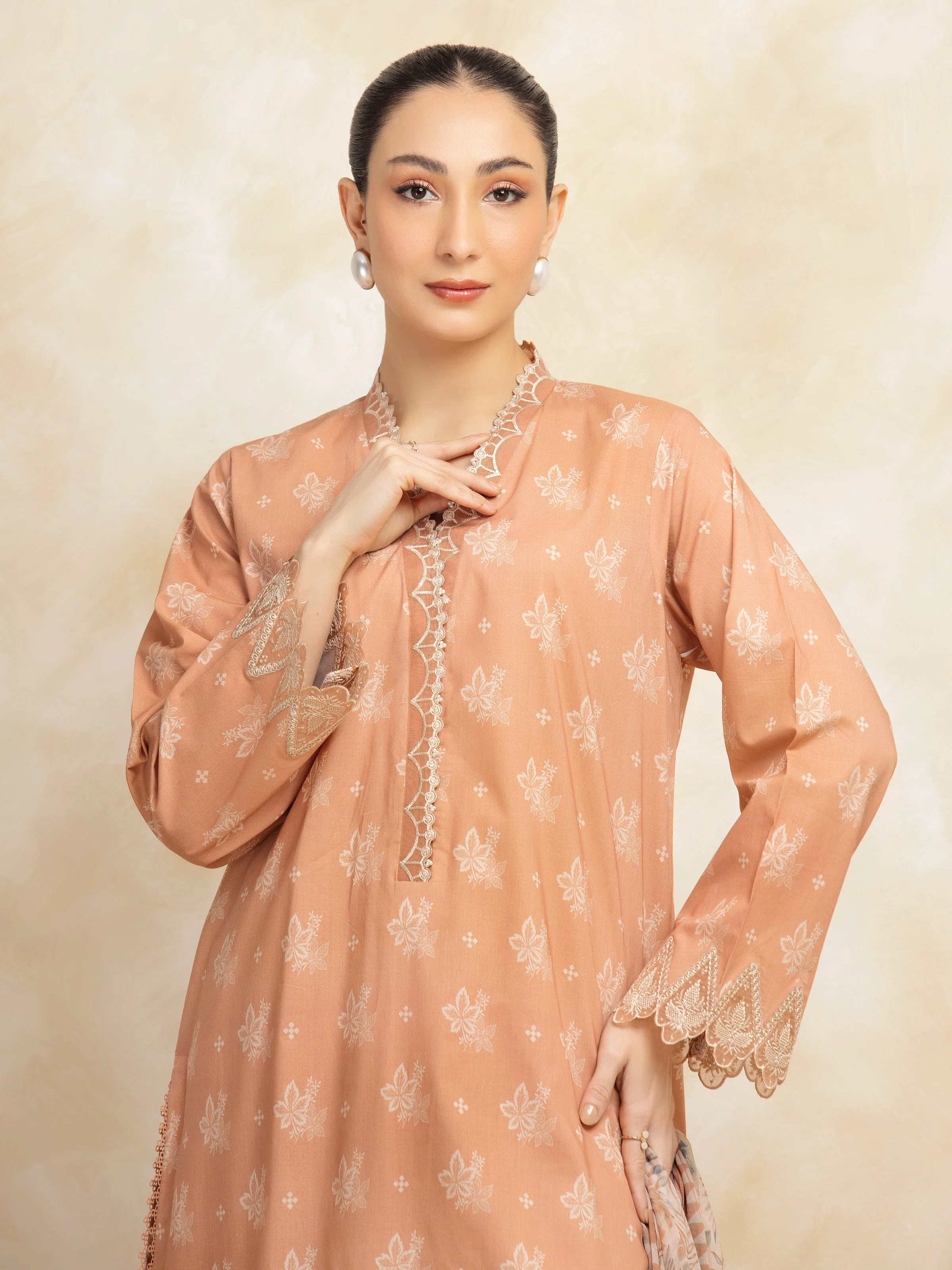 Unstitched Embroidered Lawn Suit - EWU5V1-31061-3P - Image 3