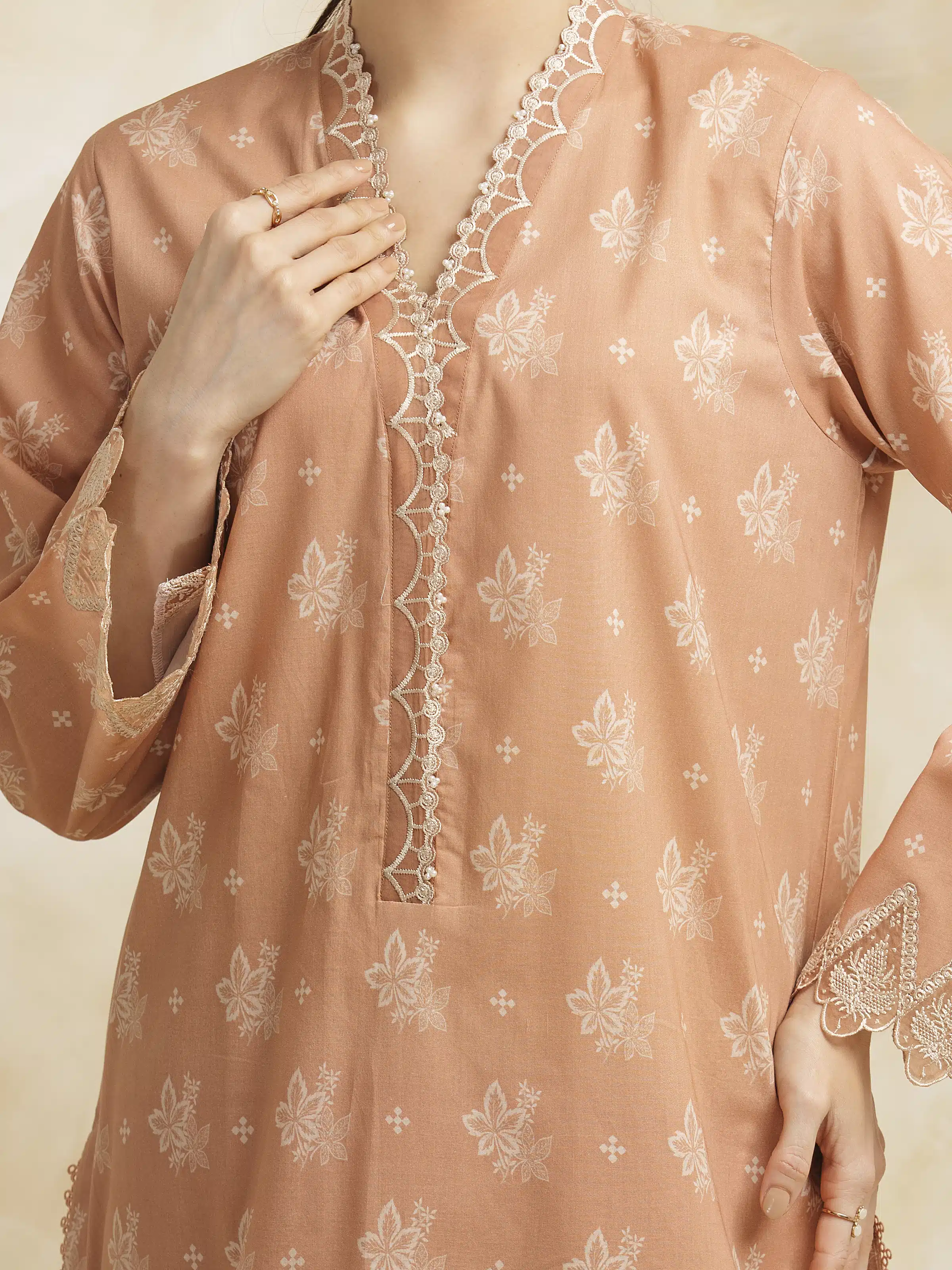 Unstitched Embroidered Lawn Suit - EWU5V1-31061-3P - Image 4