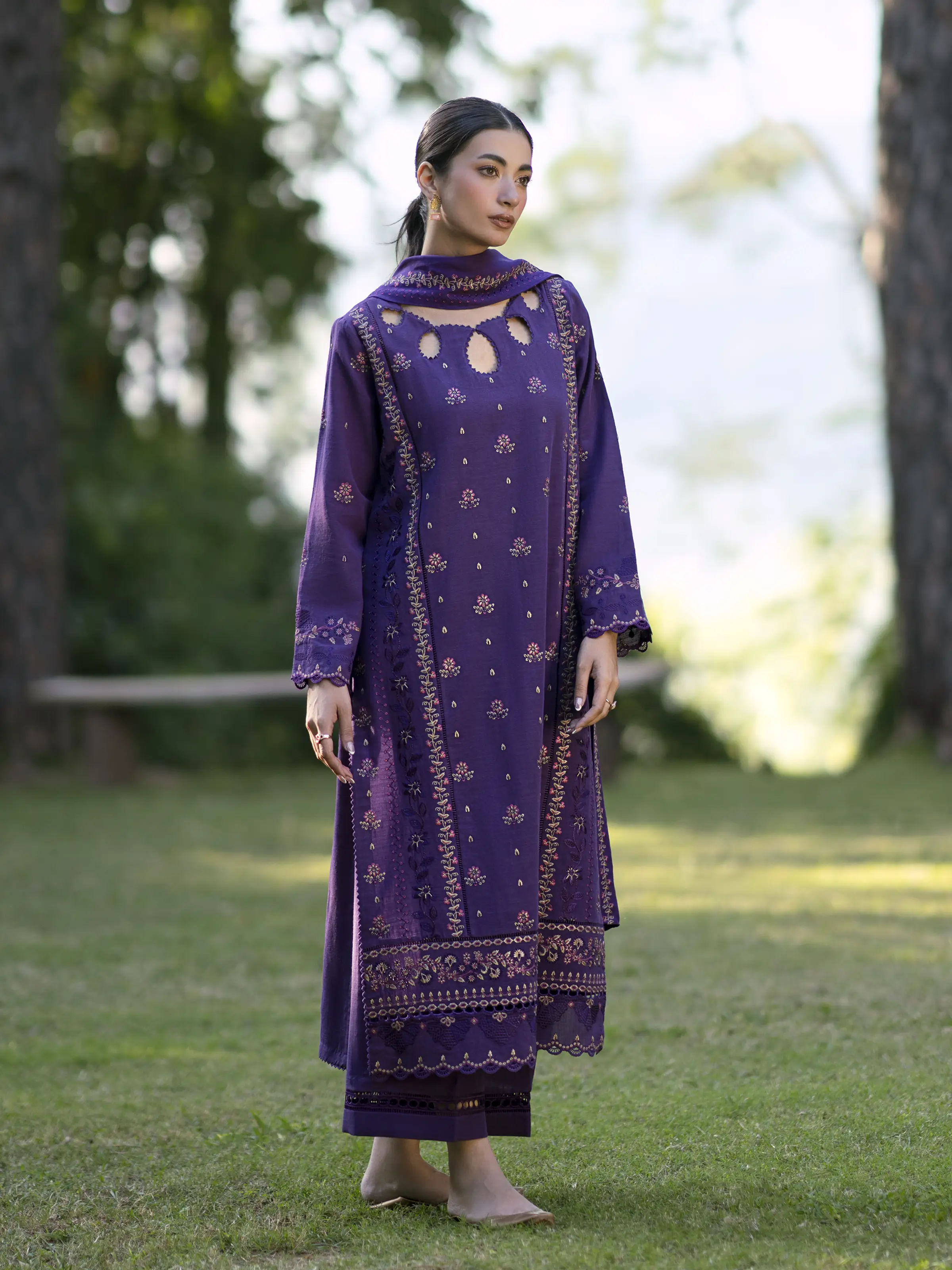 Unstitched Embroidered Marina Twill Suit - EWU24V14-30351-3P - Image 2