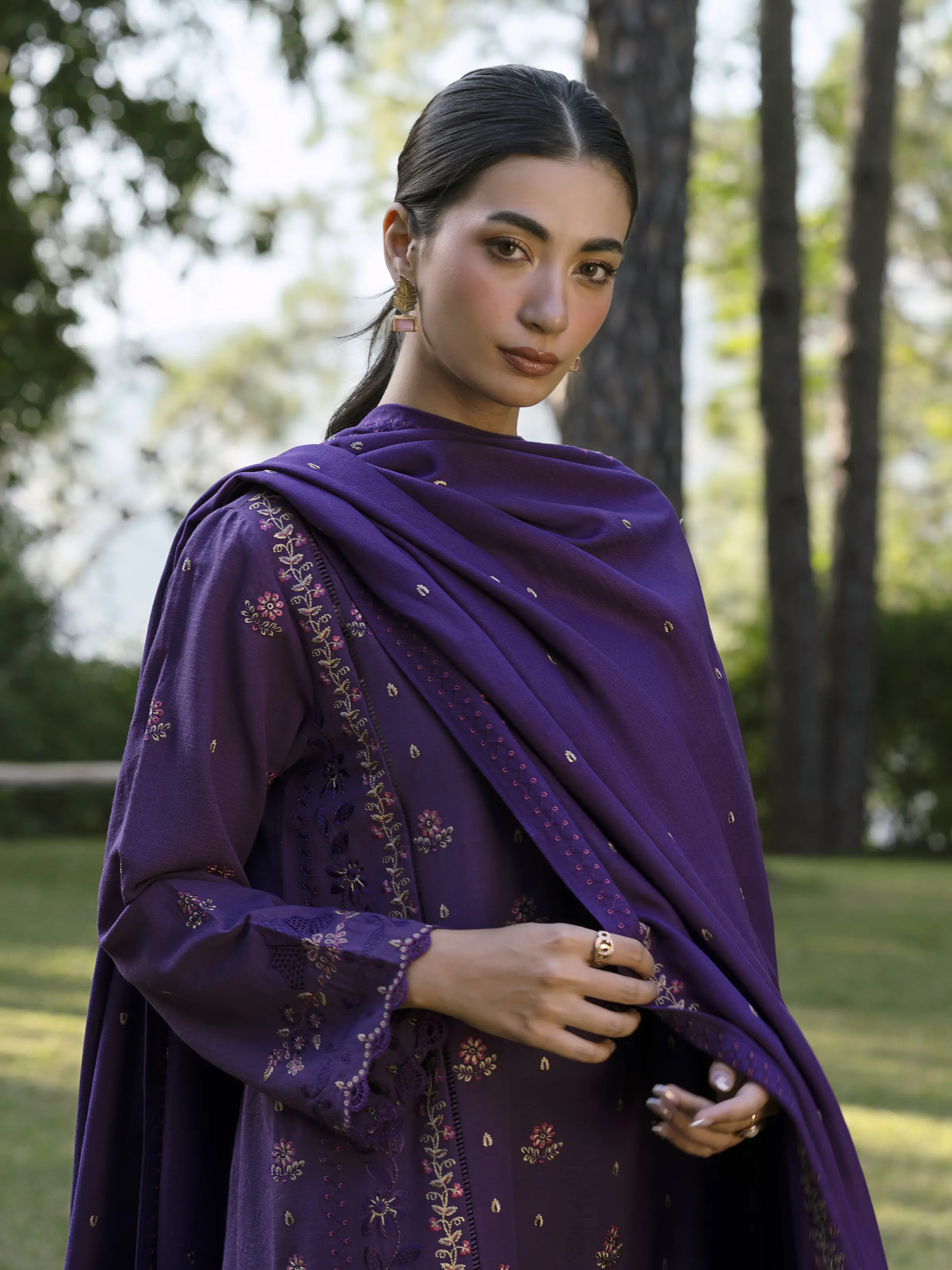 Unstitched Embroidered Marina Twill Suit - EWU24V14-30351-3P - Image 3