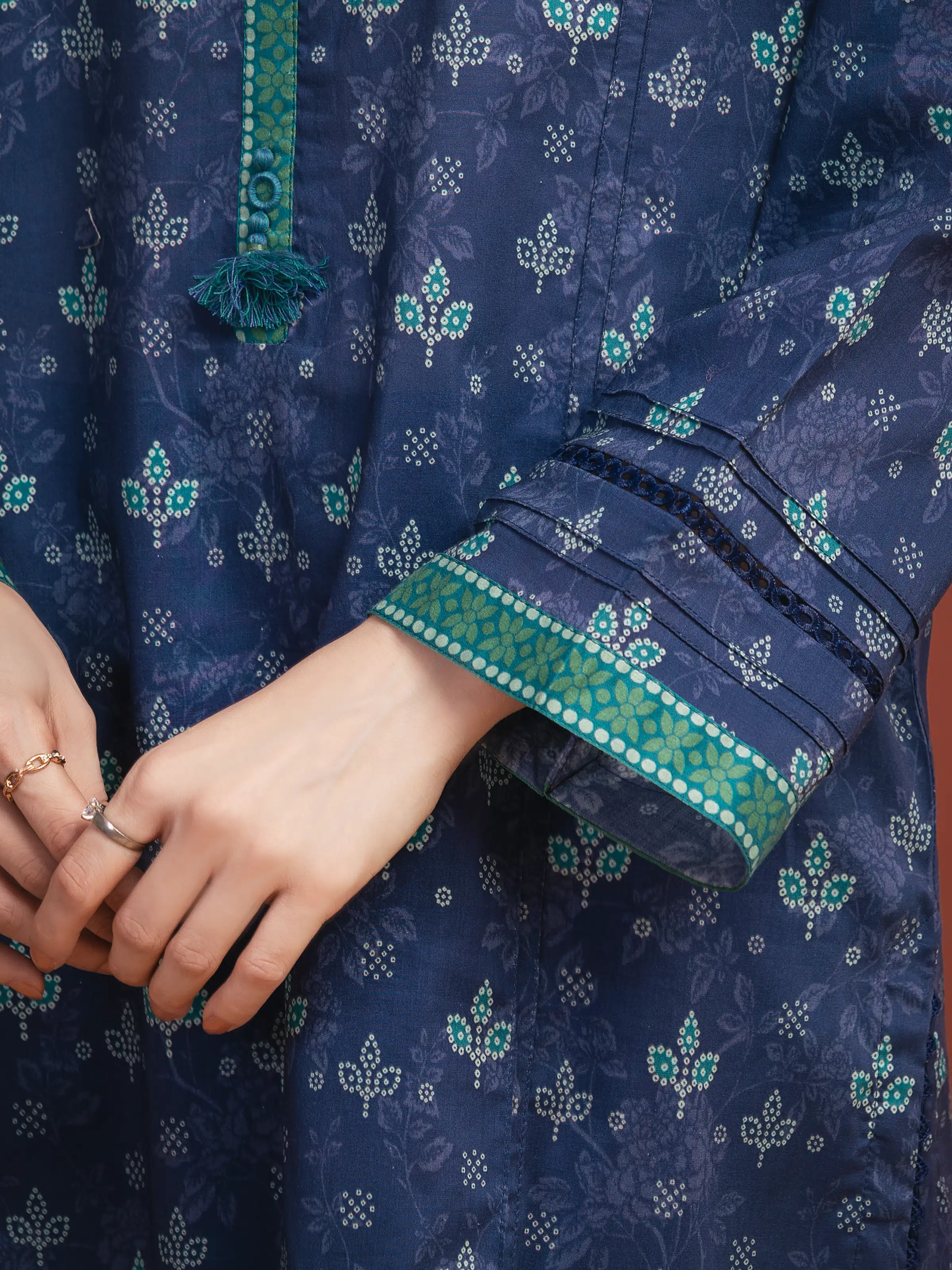 Unstitched Printed Lawn Suit - EWU5A1-35321-3P - Image 3