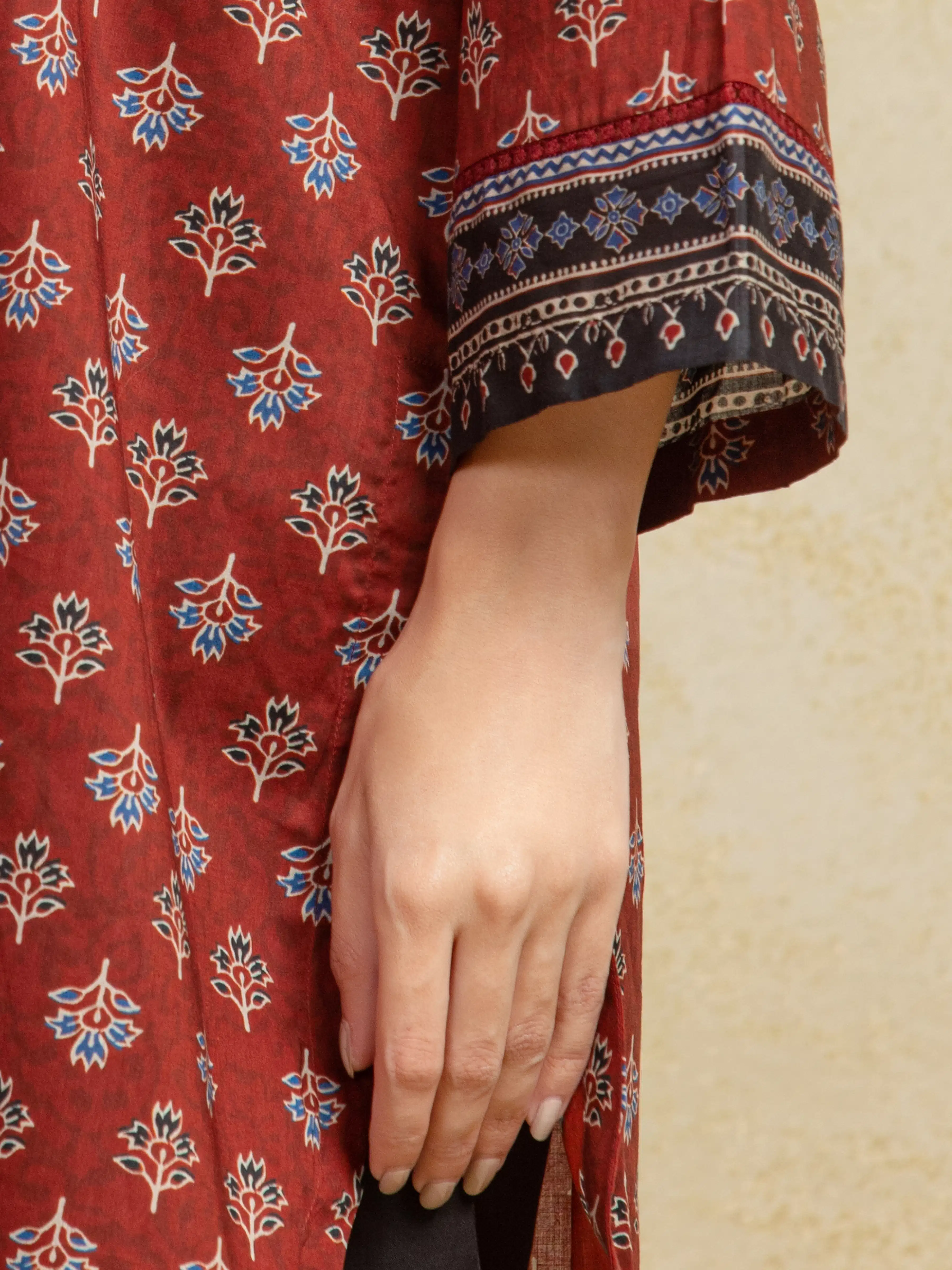 Unstitched Printed Khaddar Suit - EWU5A3-36106-3P - Image 3