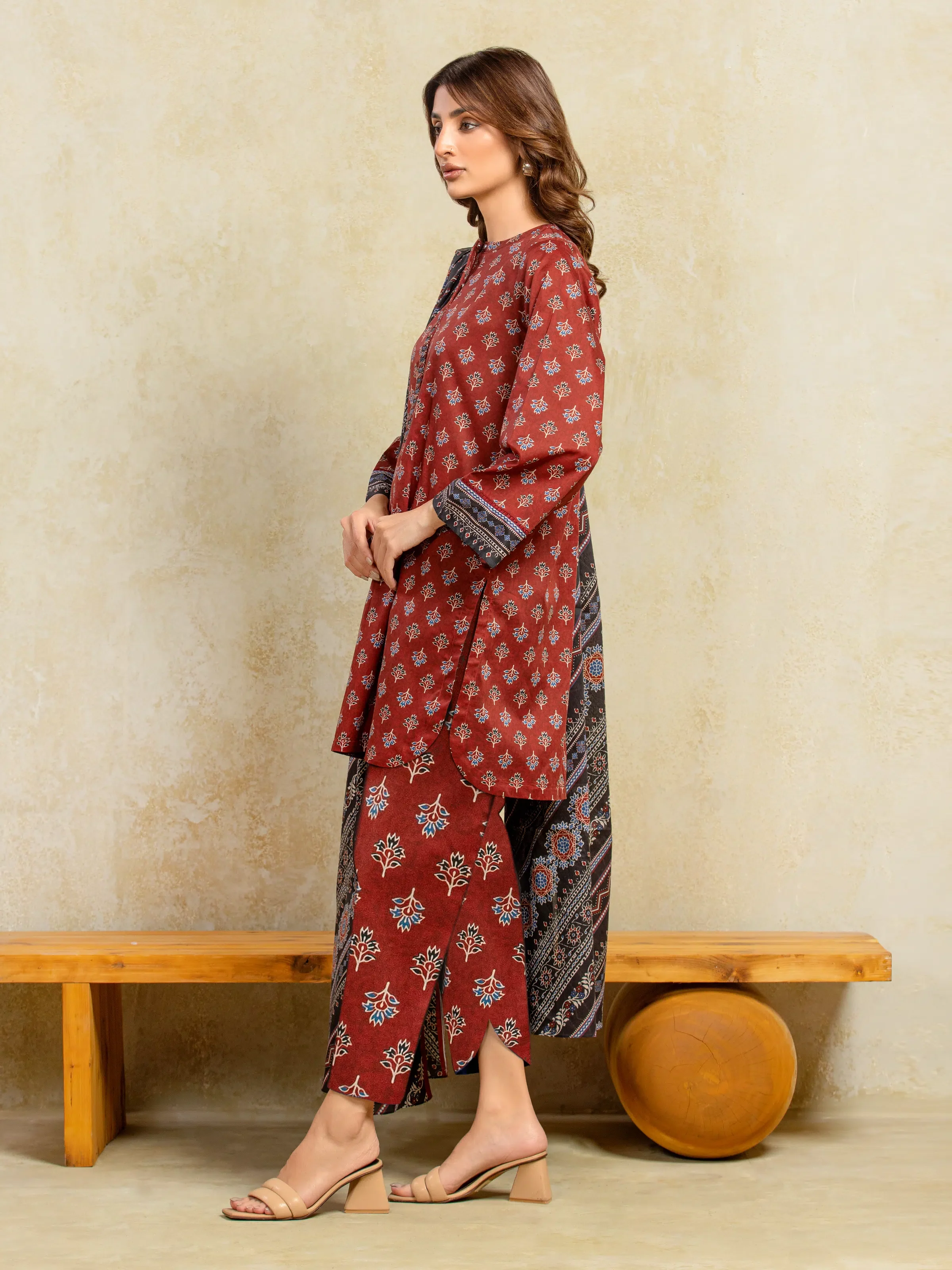 Unstitched Printed Khaddar Suit - EWU5A3-36106-3P - Image 5