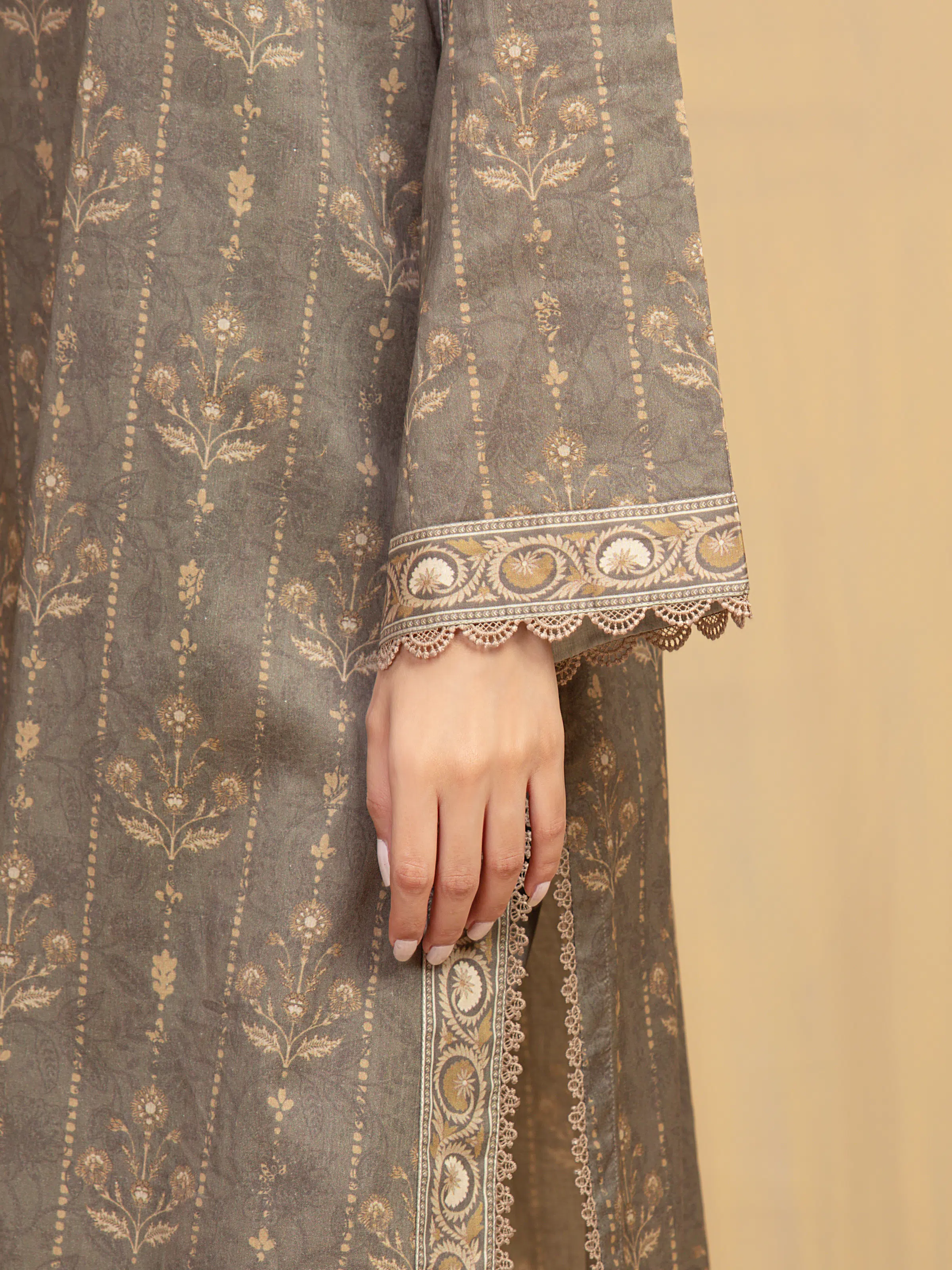 Unstitched Printed Khaddar Suit - EWU5A3-36008-3P - Image 3
