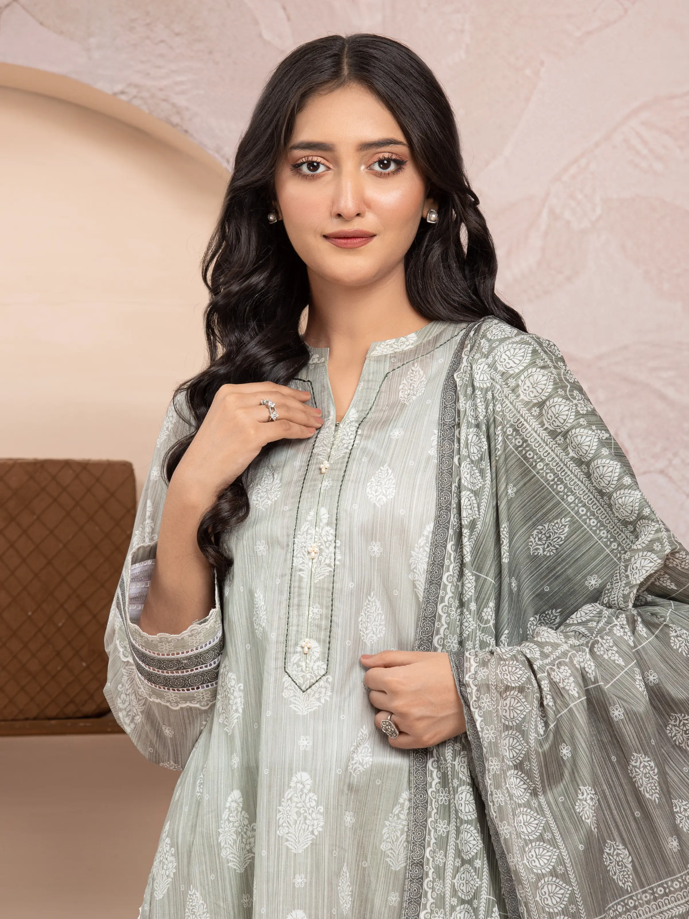 Unstitched Printed Lawn Suit - EWU5A1-35218-3P - Image 3
