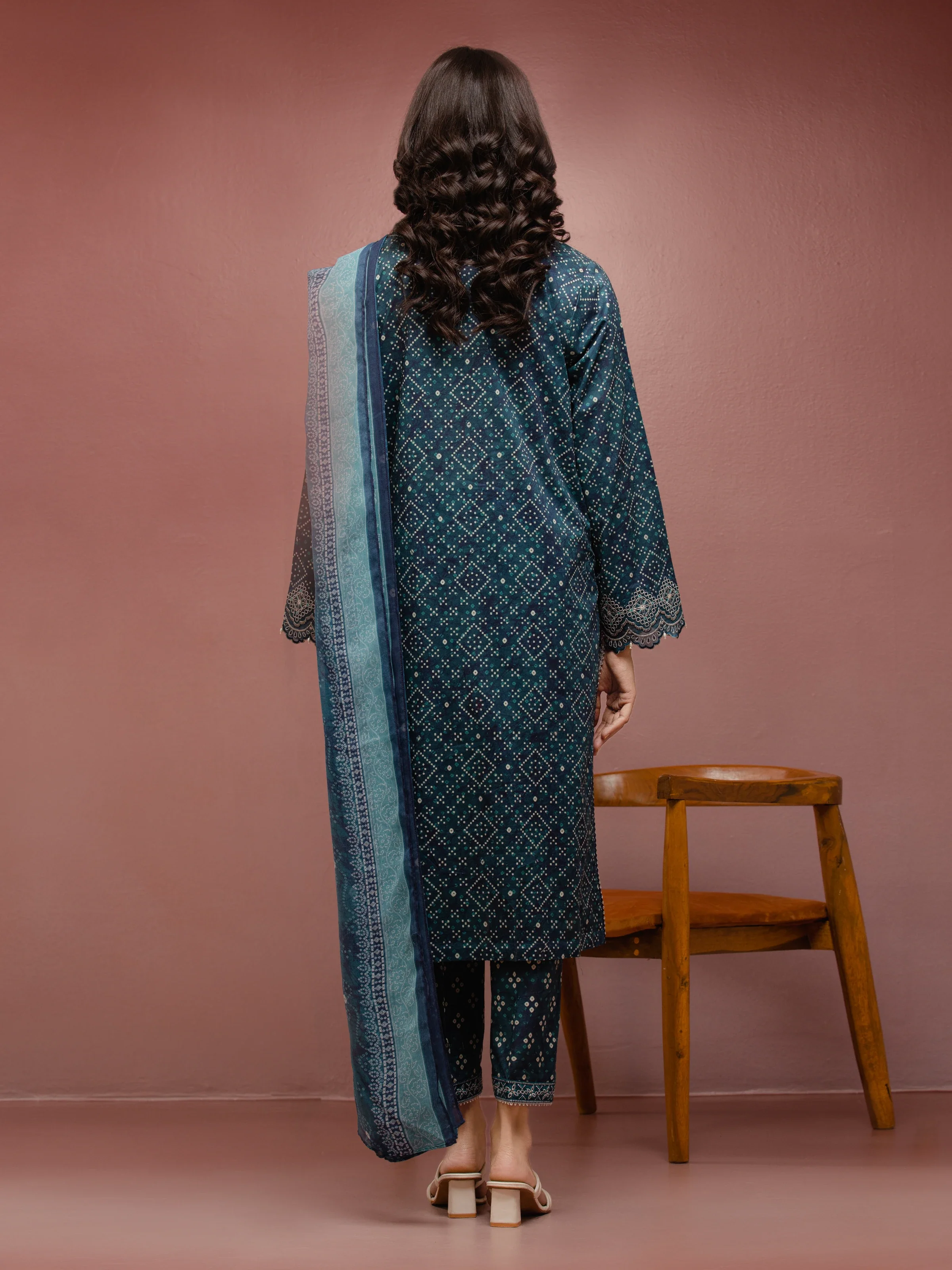 Unstitched Embroidered Cambric Suit - EWU5V2-31047-3P - Image 2