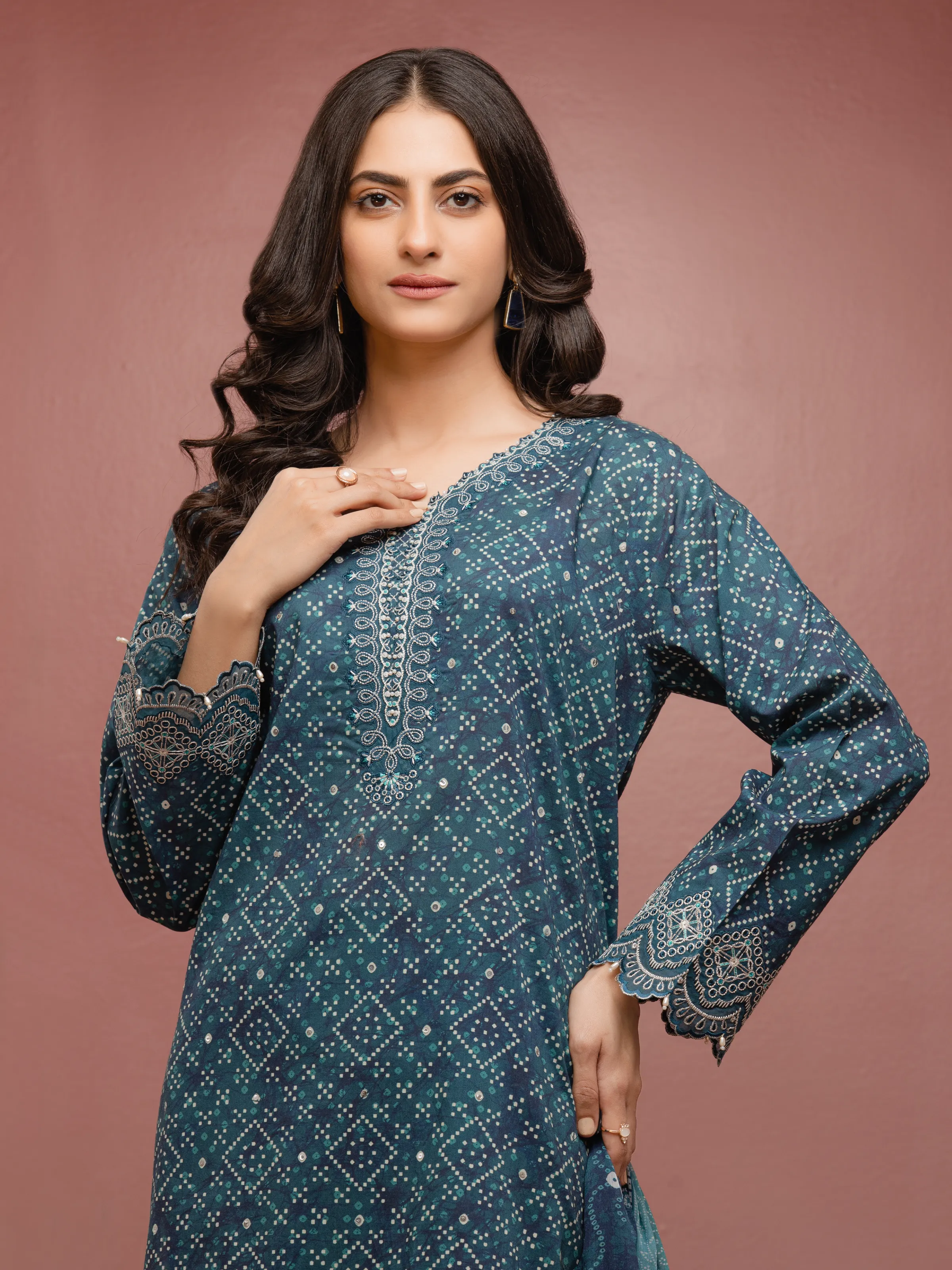 Unstitched Embroidered Cambric Suit - EWU5V2-31047-3P - Image 3